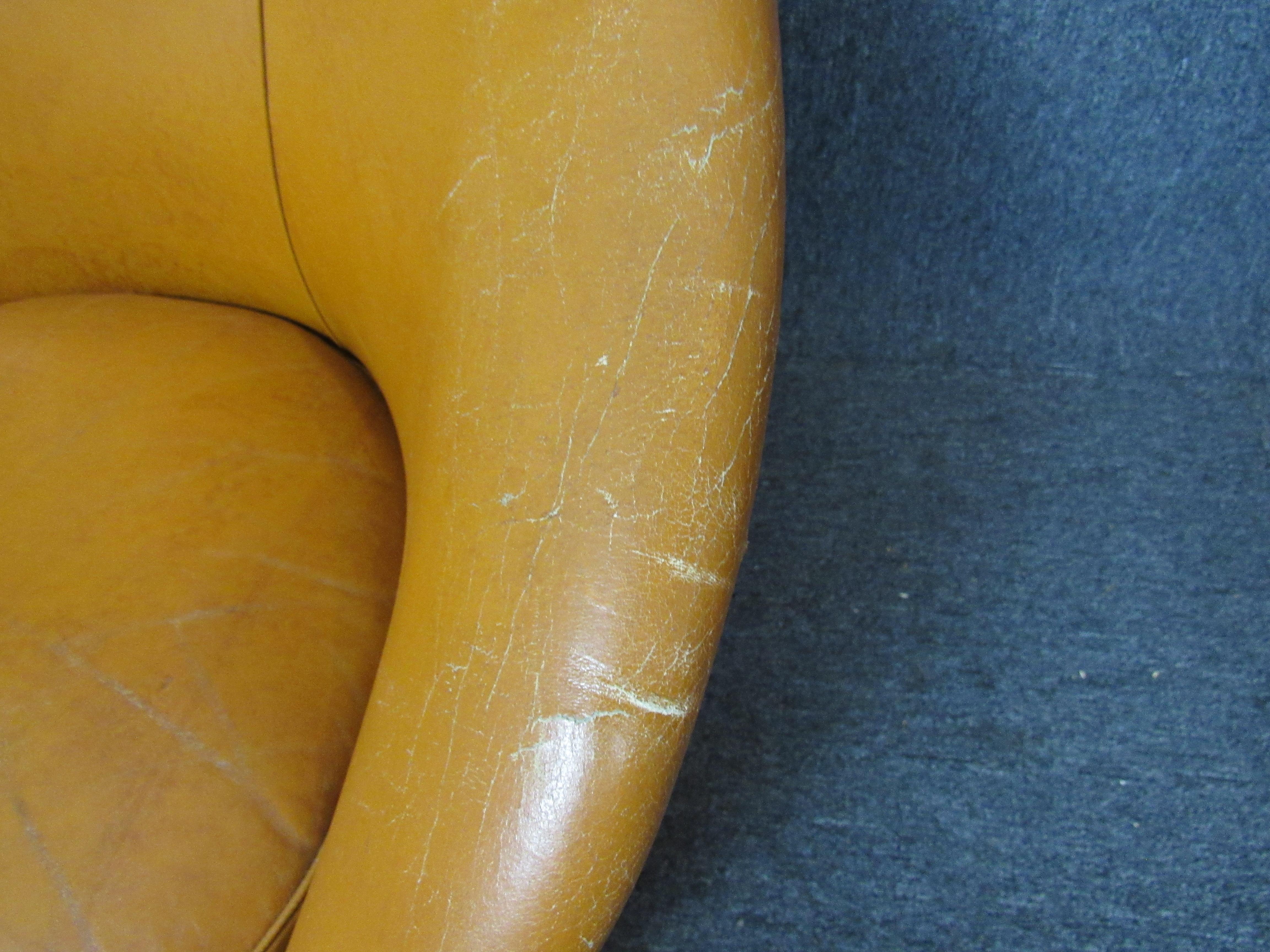 Mid-Century Modern Orange Leather Club Chair For Sale 2