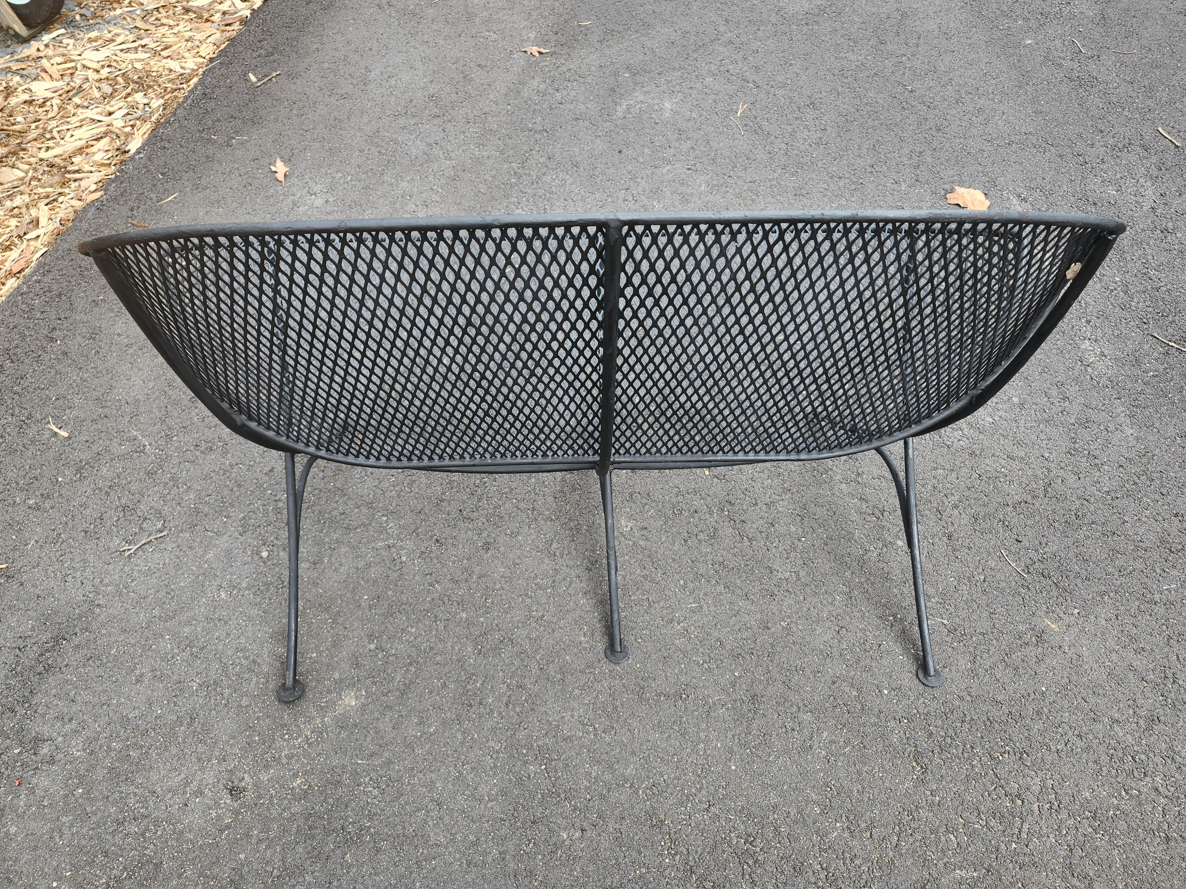 Fer lice orange mi-siècle moderne  Banc de jardin de patio par Tempestini - Salterini en vente
