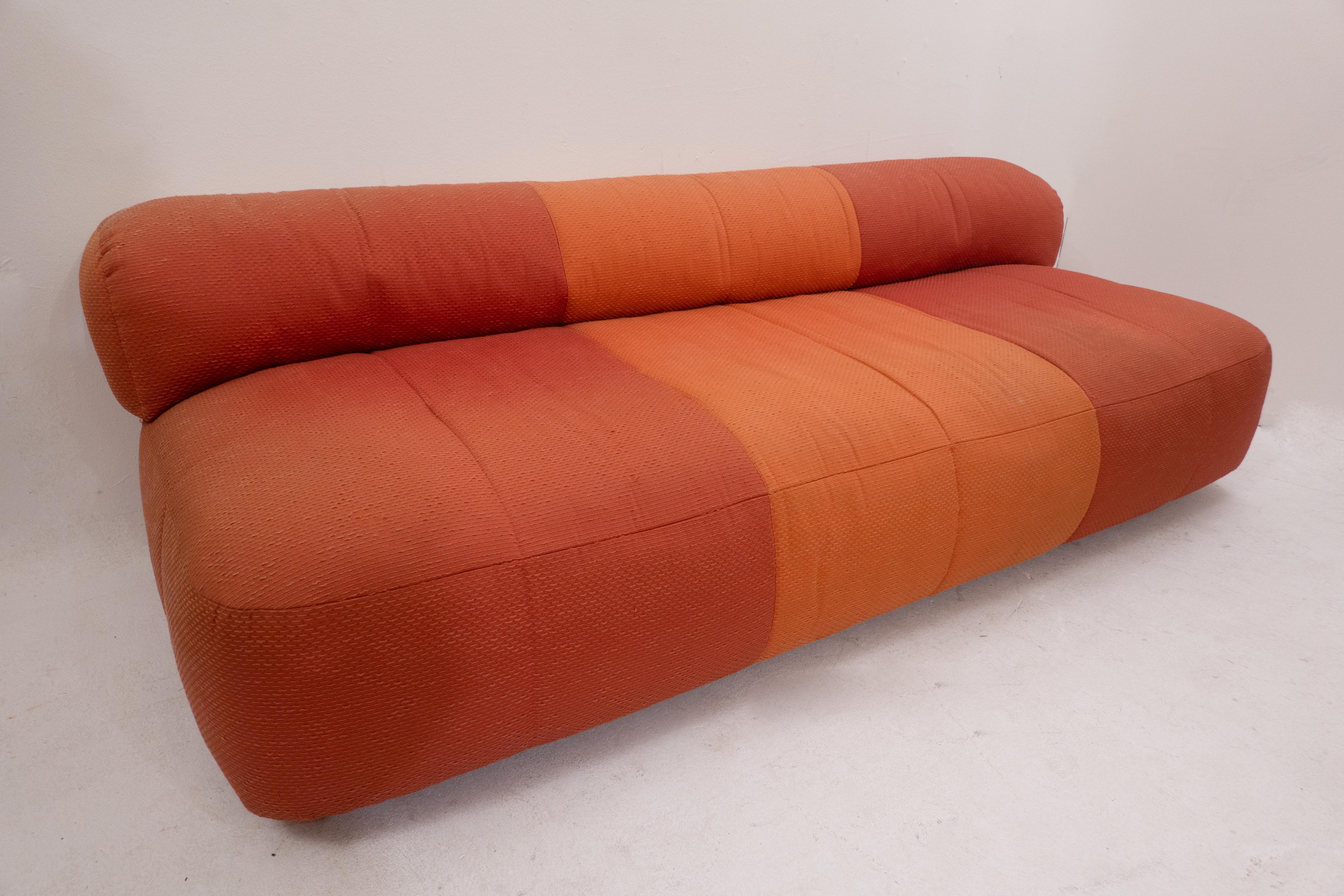Mid-Century Modern Orange Sofa with Ottoman by Arflex, Italy 1970s In Good Condition For Sale In Brussels, BE