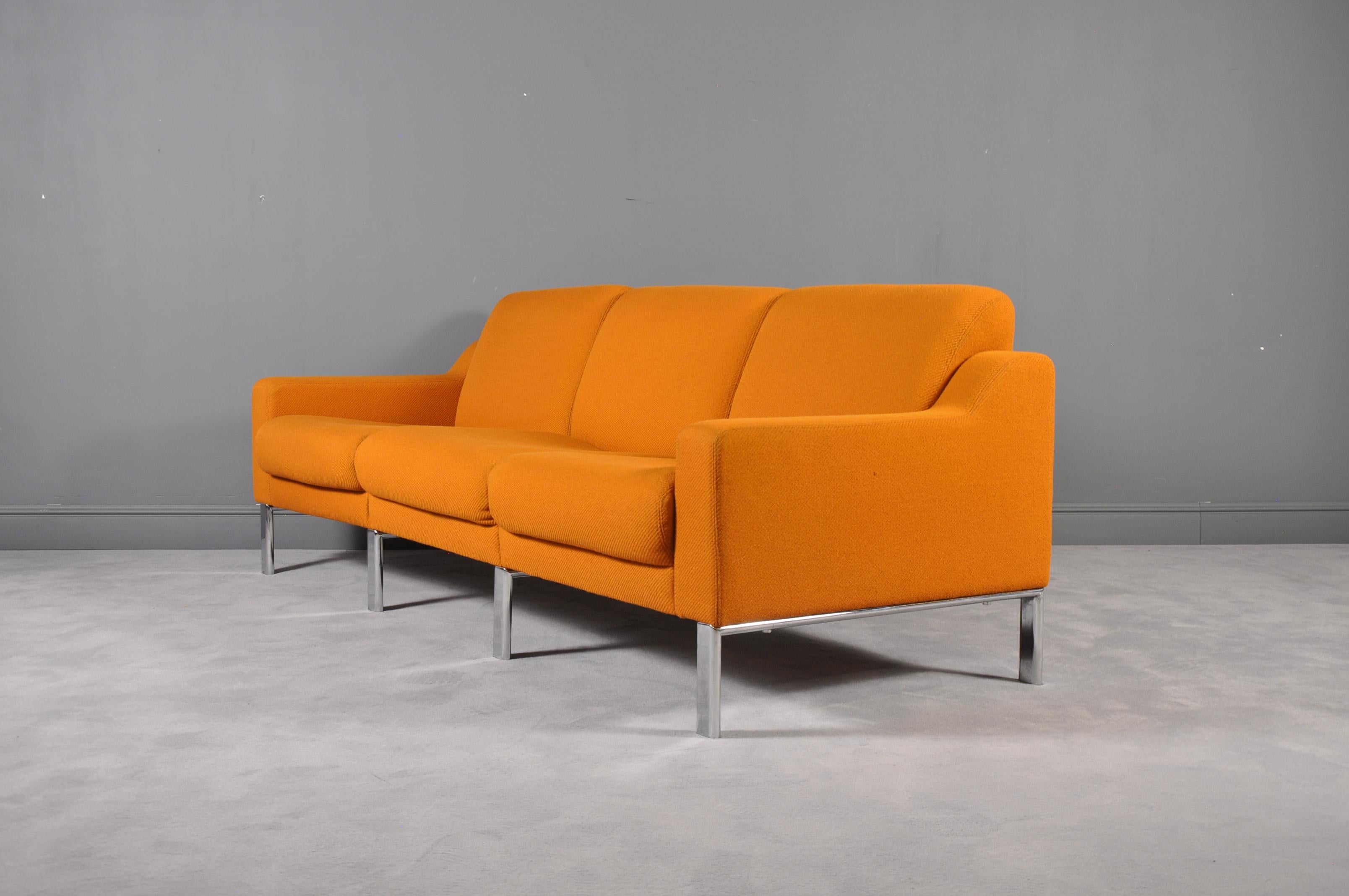 Mid-Century Modern Orange Three-Seater Sofa, 1980s In Good Condition In Bucharest, RO
