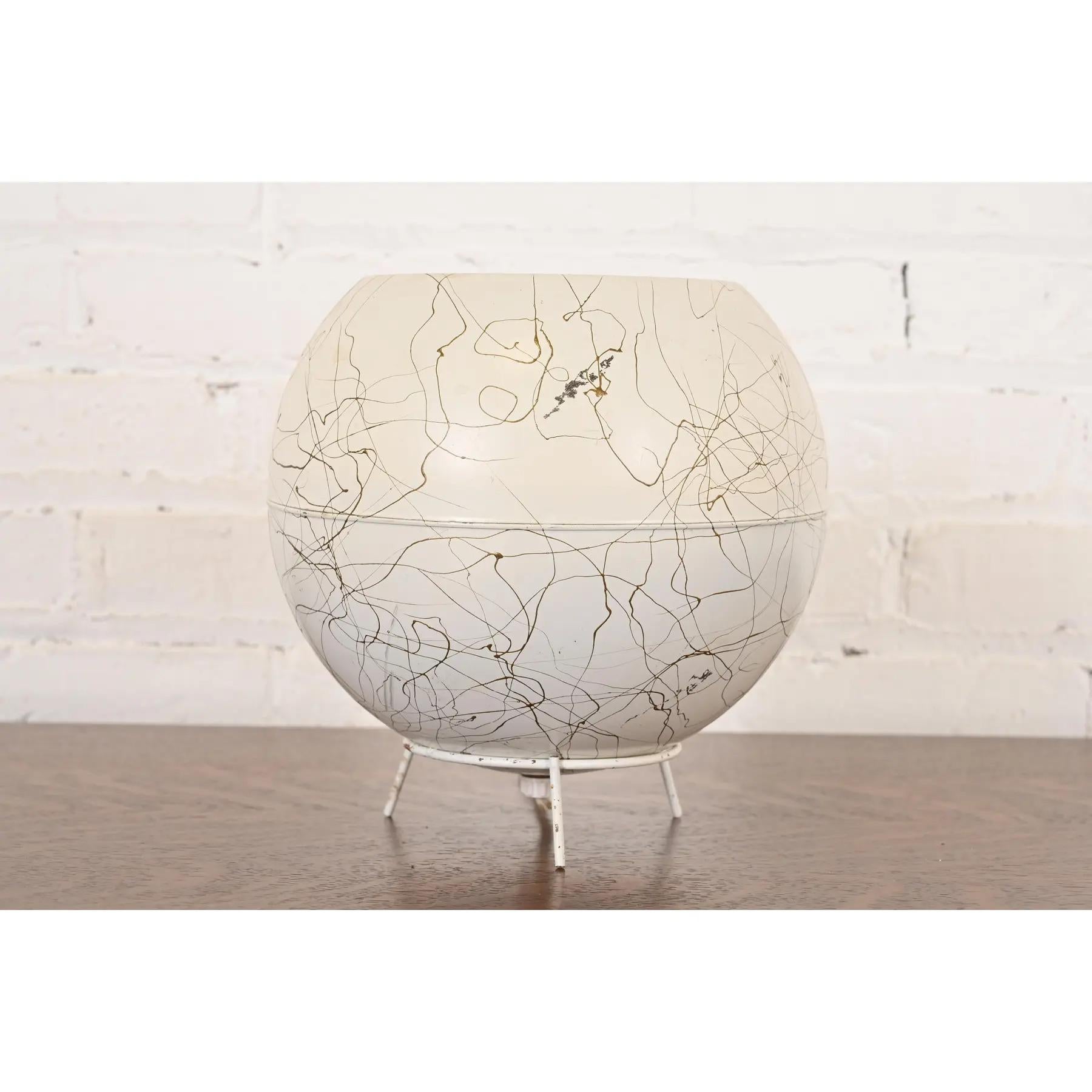 Mid-Century moderno Lampada a forma di globo oculare moderna del MIsecolo in vendita