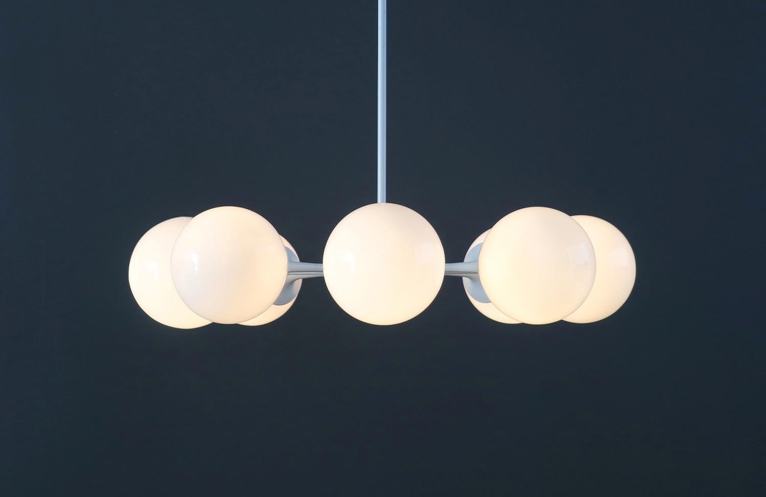 Araña Orb Sputnik moderna de mediados de siglo by Lightolier Moderno de mediados de siglo en venta