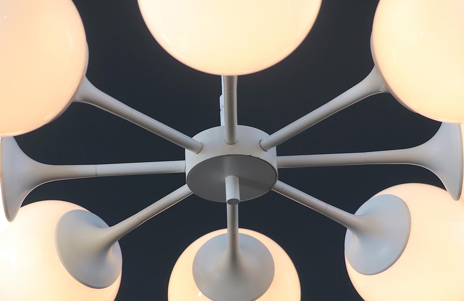 Araña Orb Sputnik moderna de mediados de siglo by Lightolier Metal en venta