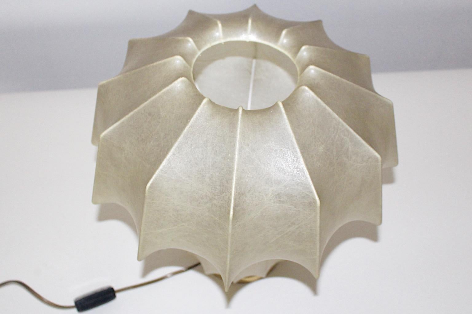 Mid Century Modern Organic Biomorph Vintage Table Lamp 1960s In Good Condition For Sale In Vienna, AT