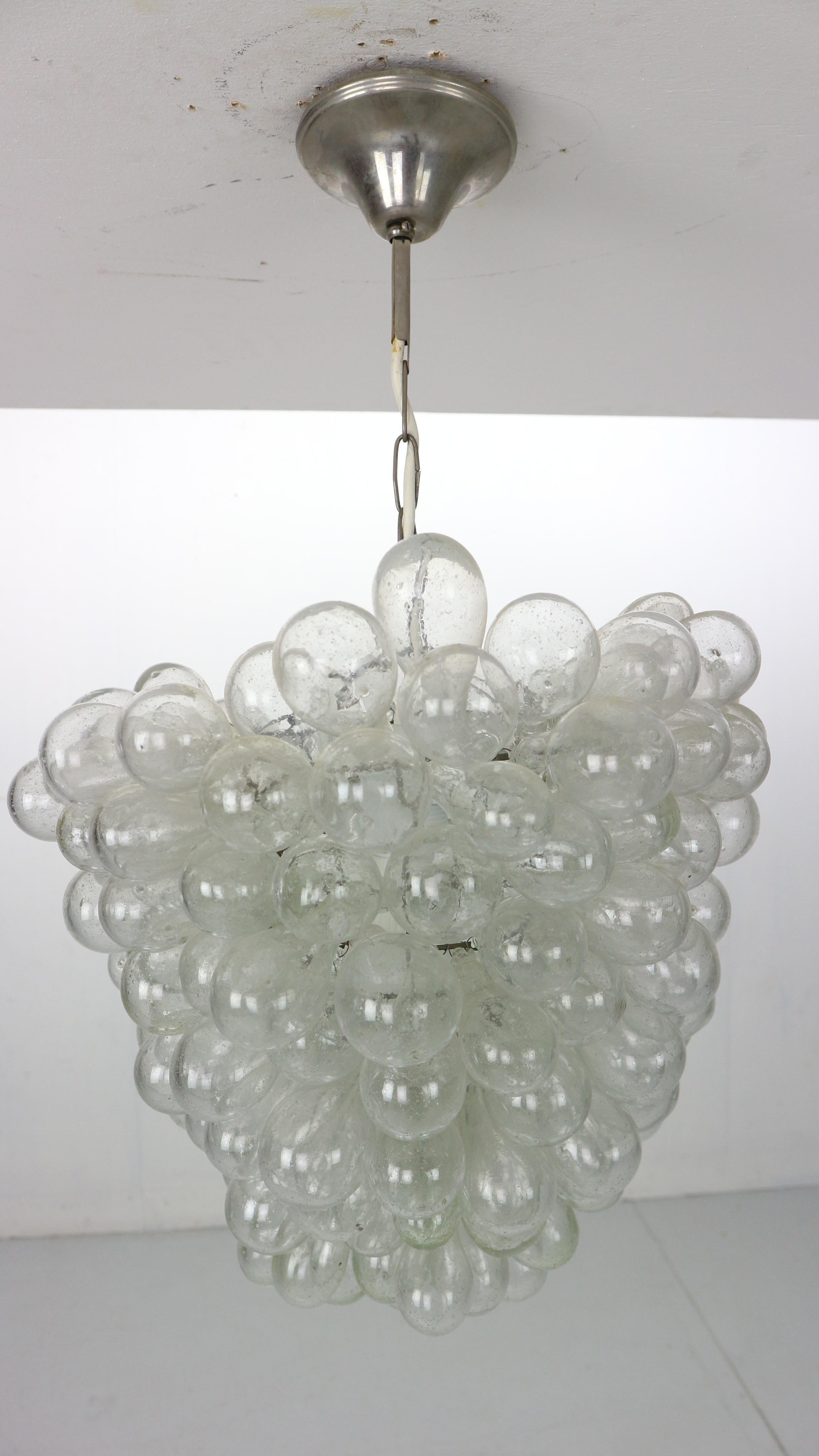 Mid-Century Modern-Deckenleuchte „Grape“ aus organischem Klarglas, Italien, 1930er Jahre 2