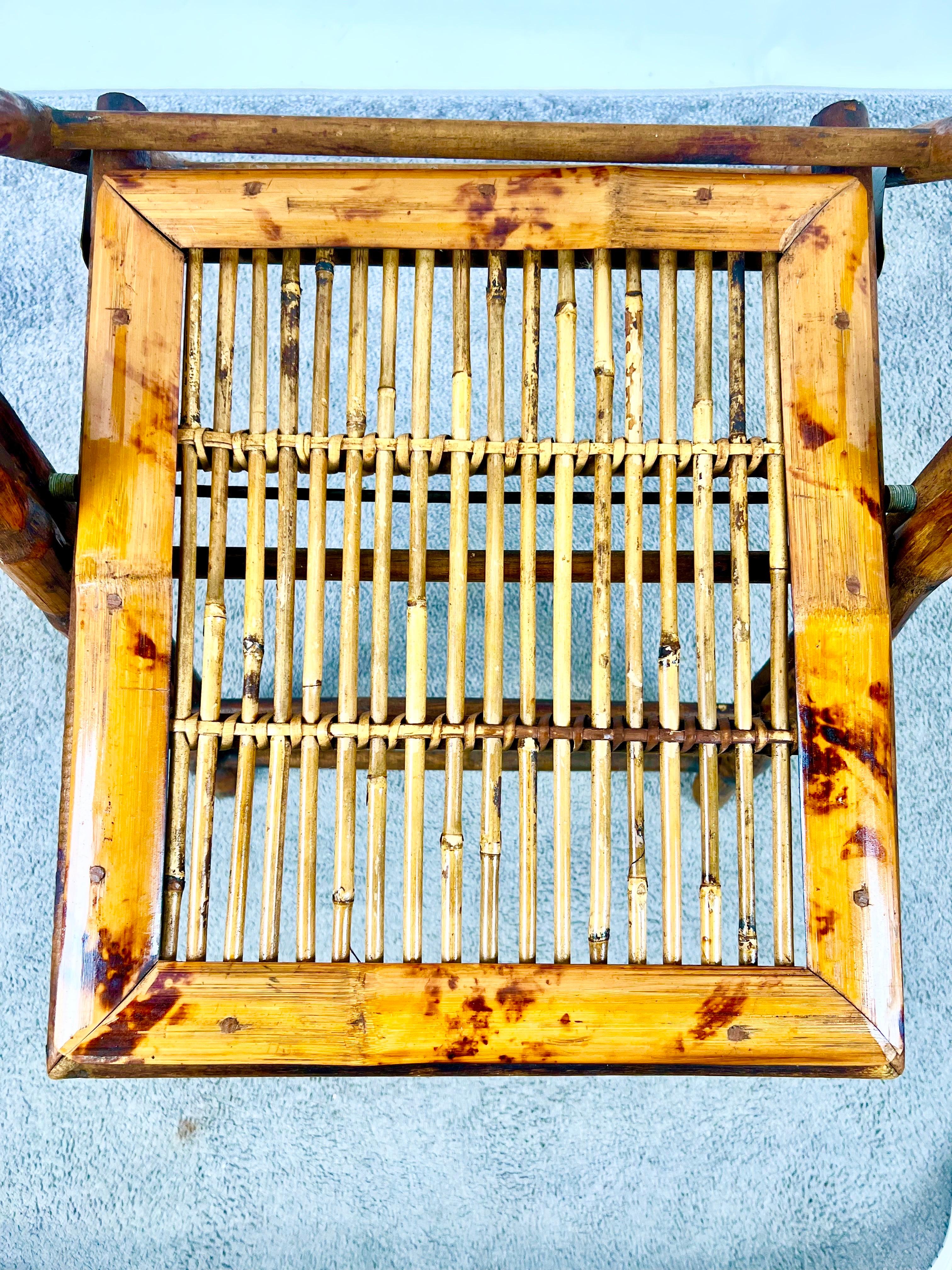 Silla plegable de bambú orgánico artesanal moderno de mediados de siglo, set de 4 en venta 4