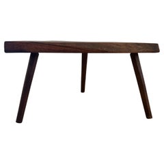 Tabouret ou banc 3 pieds en noyer organique live edge studio craft Mid Century Modern