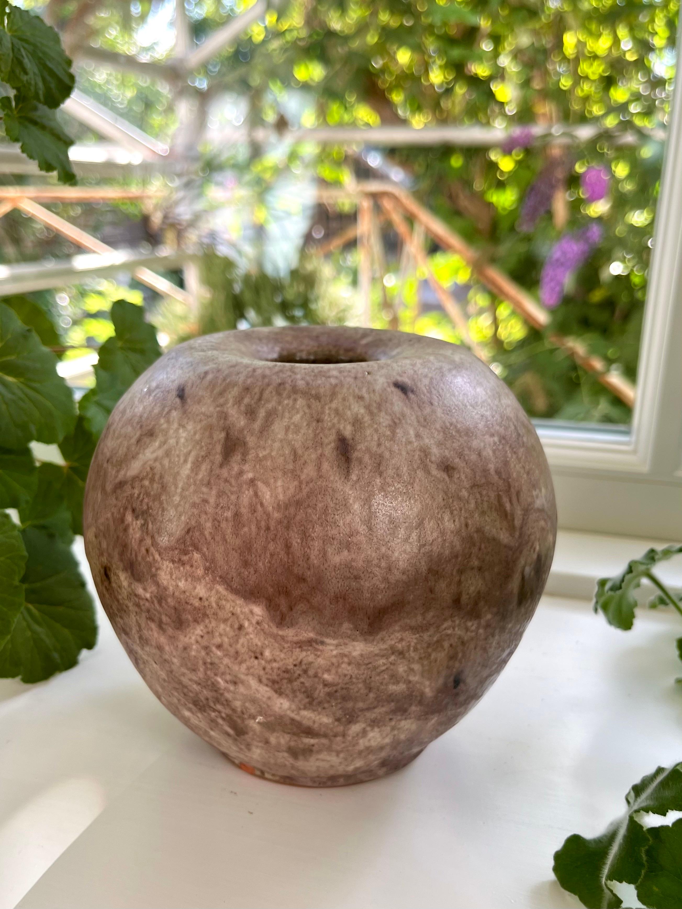 Moderne organische runde Vase aus Steinzeug, Dänemark, 1960er Jahre (Moderne der Mitte des Jahrhunderts) im Angebot