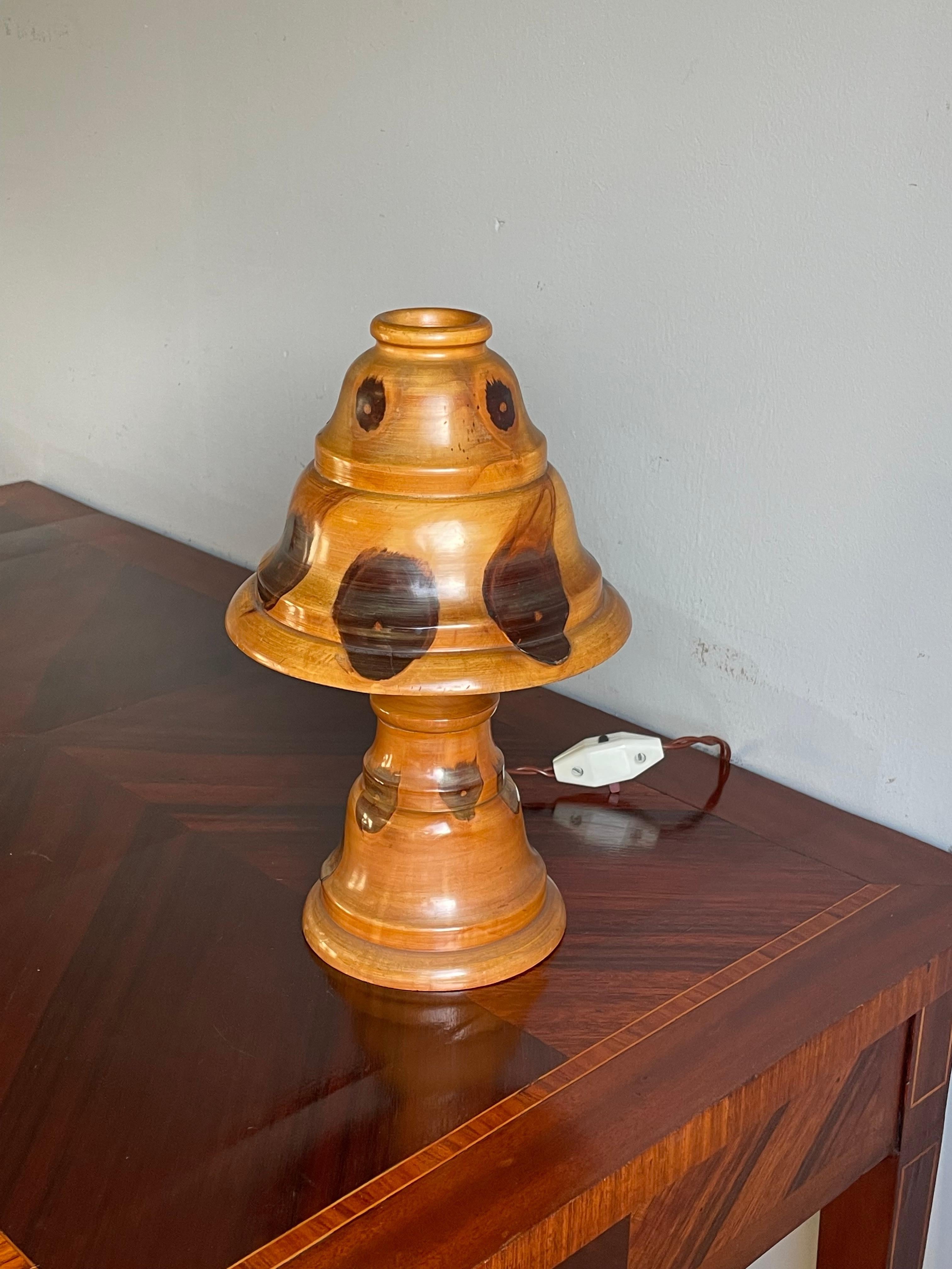 Mid-Century Modern Organic Table / Desk Lamp Wood w. Stunning Tree Knots Pattern For Sale 3