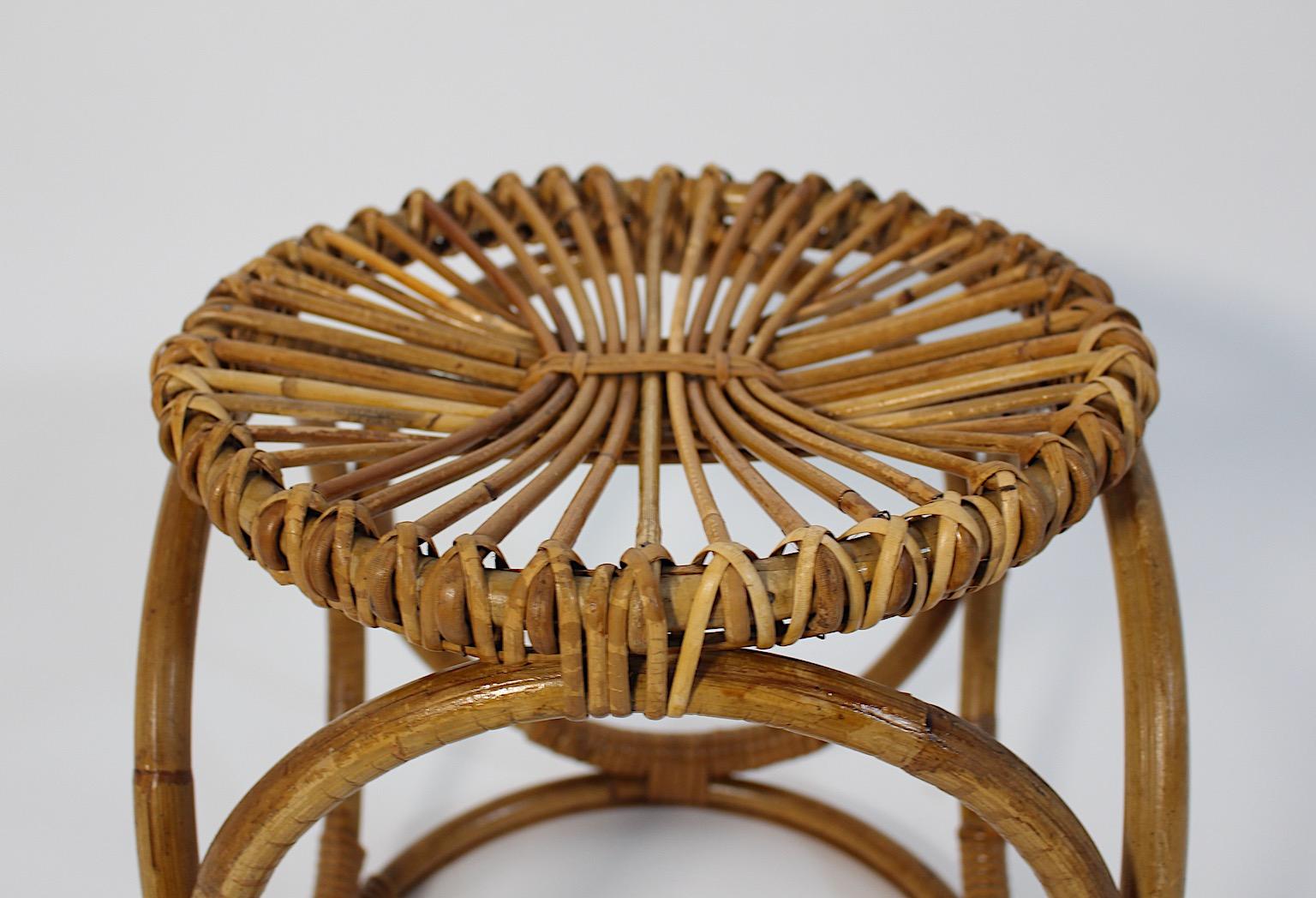 Mid Century Modern Organic Vintage Rattan Circular Stool 1950s Italy For Sale 2