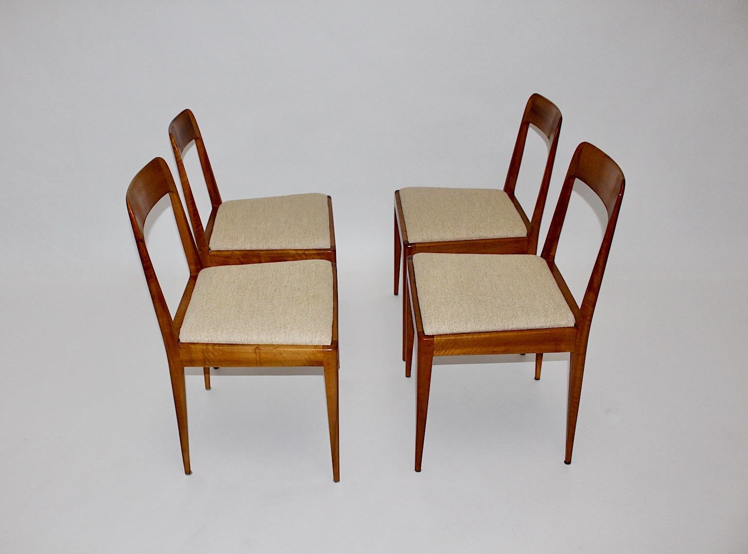 Autrichien Chaises de salle à manger moderne du milieu du siècle en noyer organique A7 Carl Auböck 1950s Vienne en vente