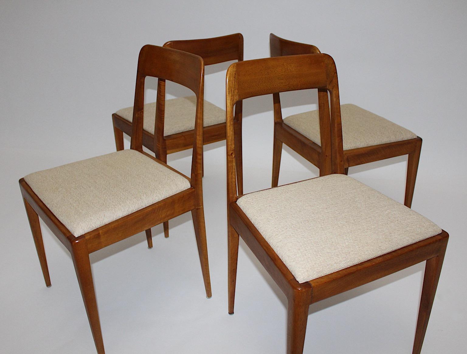 Noyer Chaises de salle à manger moderne du milieu du siècle en noyer organique A7 Carl Auböck 1950s Vienne en vente