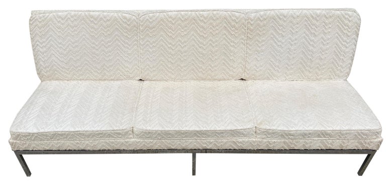 Mid-Century Modern original early 1960s Florence Knoll 3 seat White woven chenille fabric zig zag sofa. Good vintage condition foam and upholstery is in vintage condition. Low profile original design and upholstery. Great lines a true timeless
