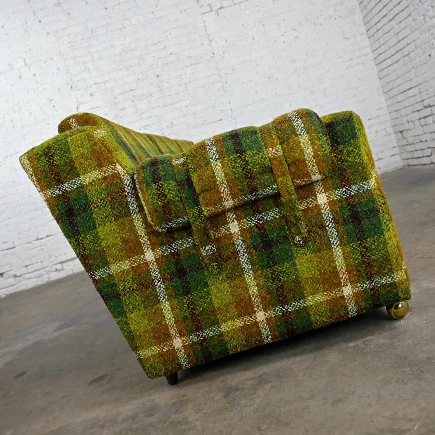 Mid-Century Modern Original Green & Gold Plaid Sofa by Mastercraft Lawson Style In Good Condition In Topeka, KS