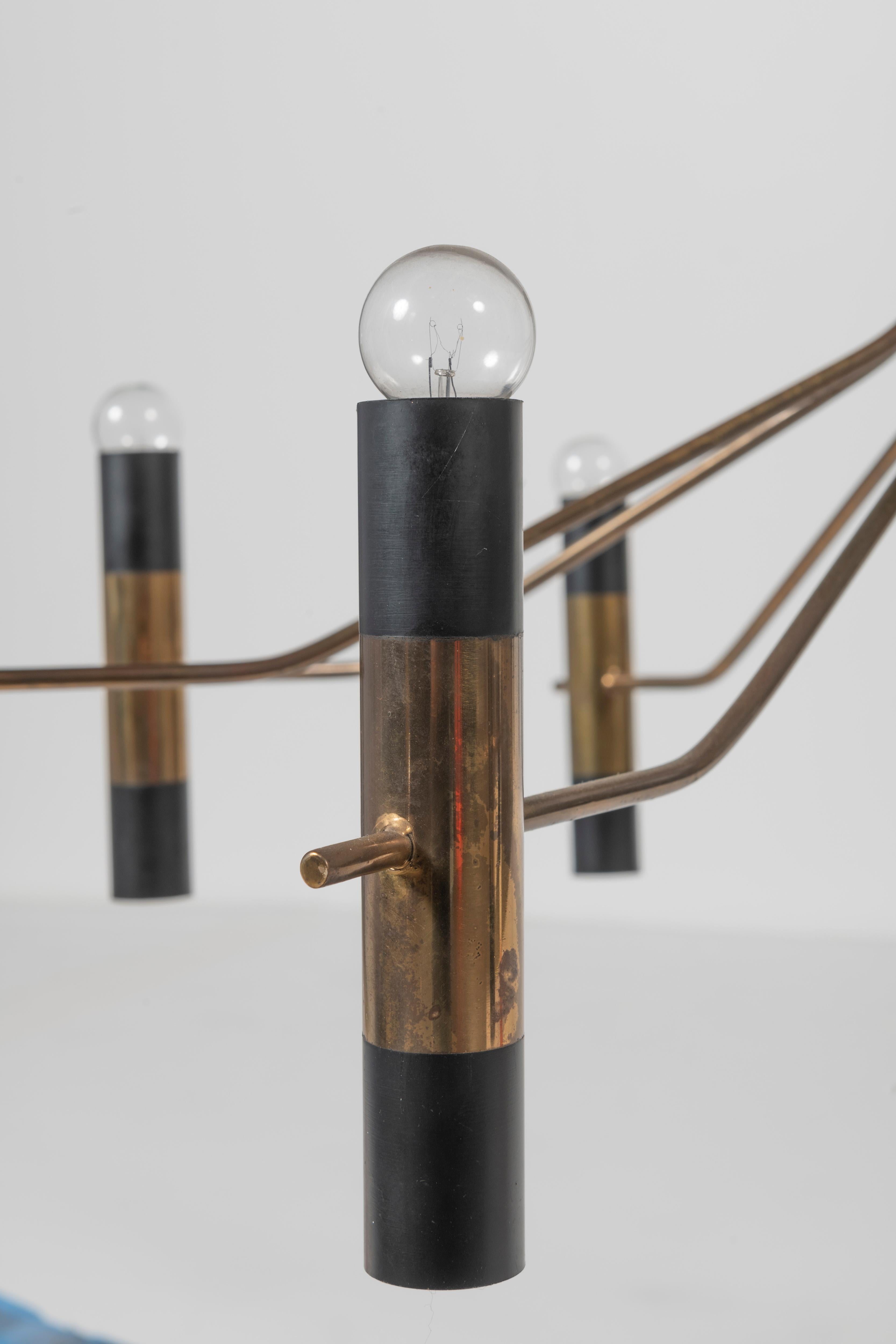 Lámpara de araña italiana de mediados de siglo Oscar Torlasco Metal en venta