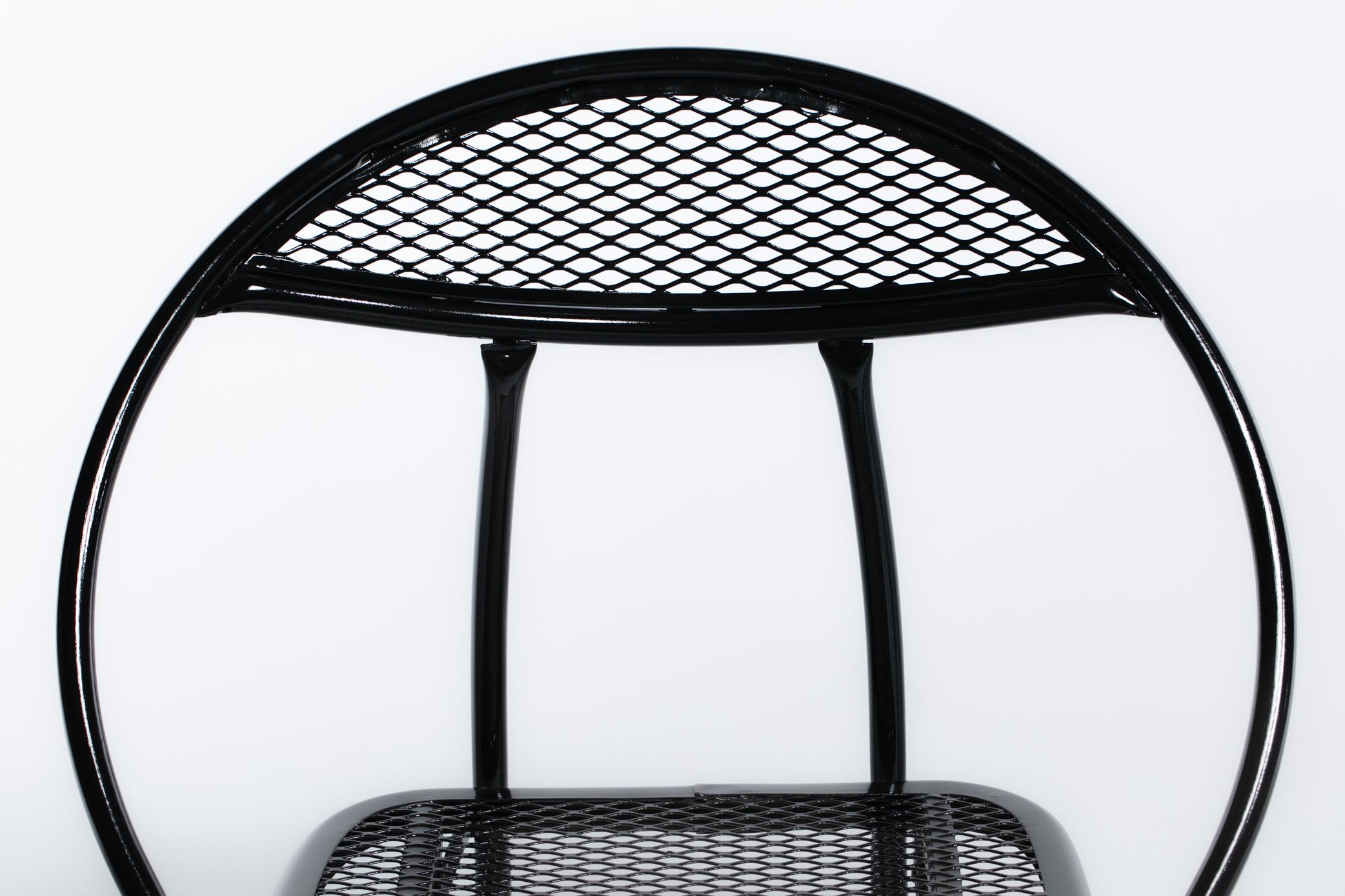 Sedie pieghevoli da patio in metallo e rete nera da esterno del Mid Century Modern di Rid-Jid in vendita 1