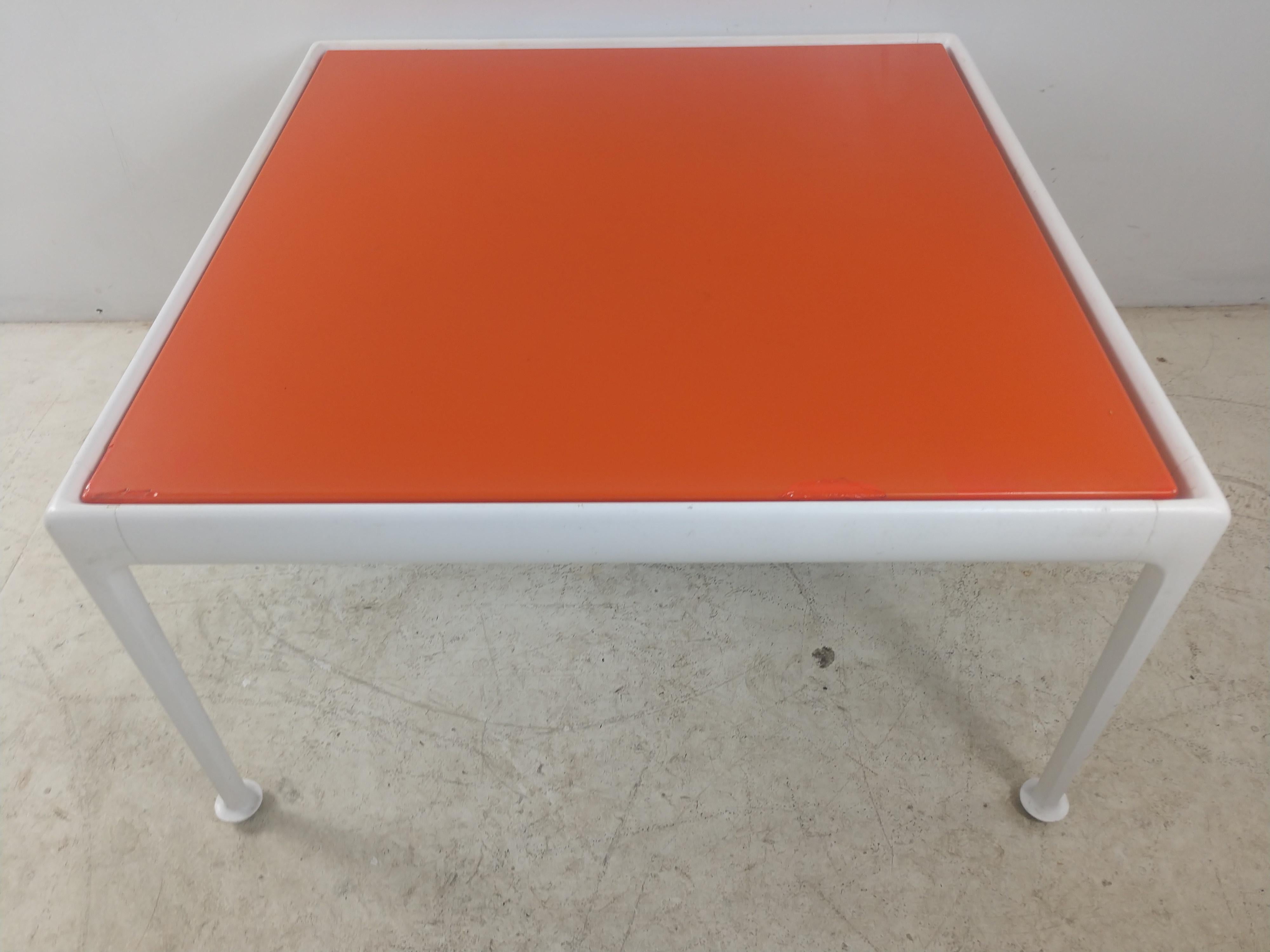 Mid-Century Modern Outdoor Enameled Cocktail Table Richard Schultz for Knoll In Good Condition In Port Jervis, NY