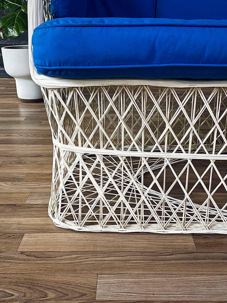 Mid-Century Modern Outdoor Fiberglass Patio Sofa by Russell Woodard For Sale 4