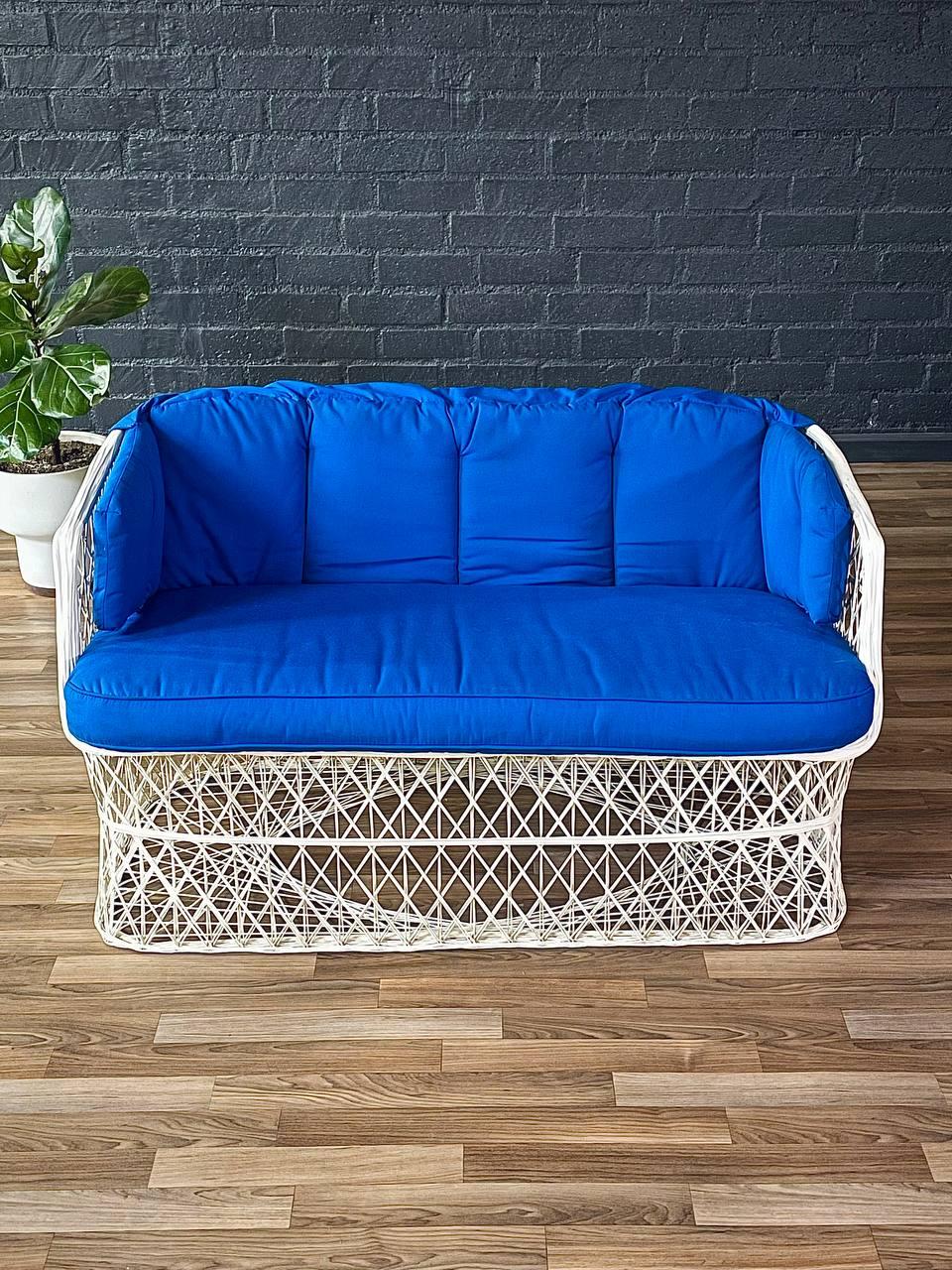 Mid-Century Modern Outdoor Fiberglass Patio Sofa by Russell Woodard In Good Condition For Sale In Los Angeles, CA