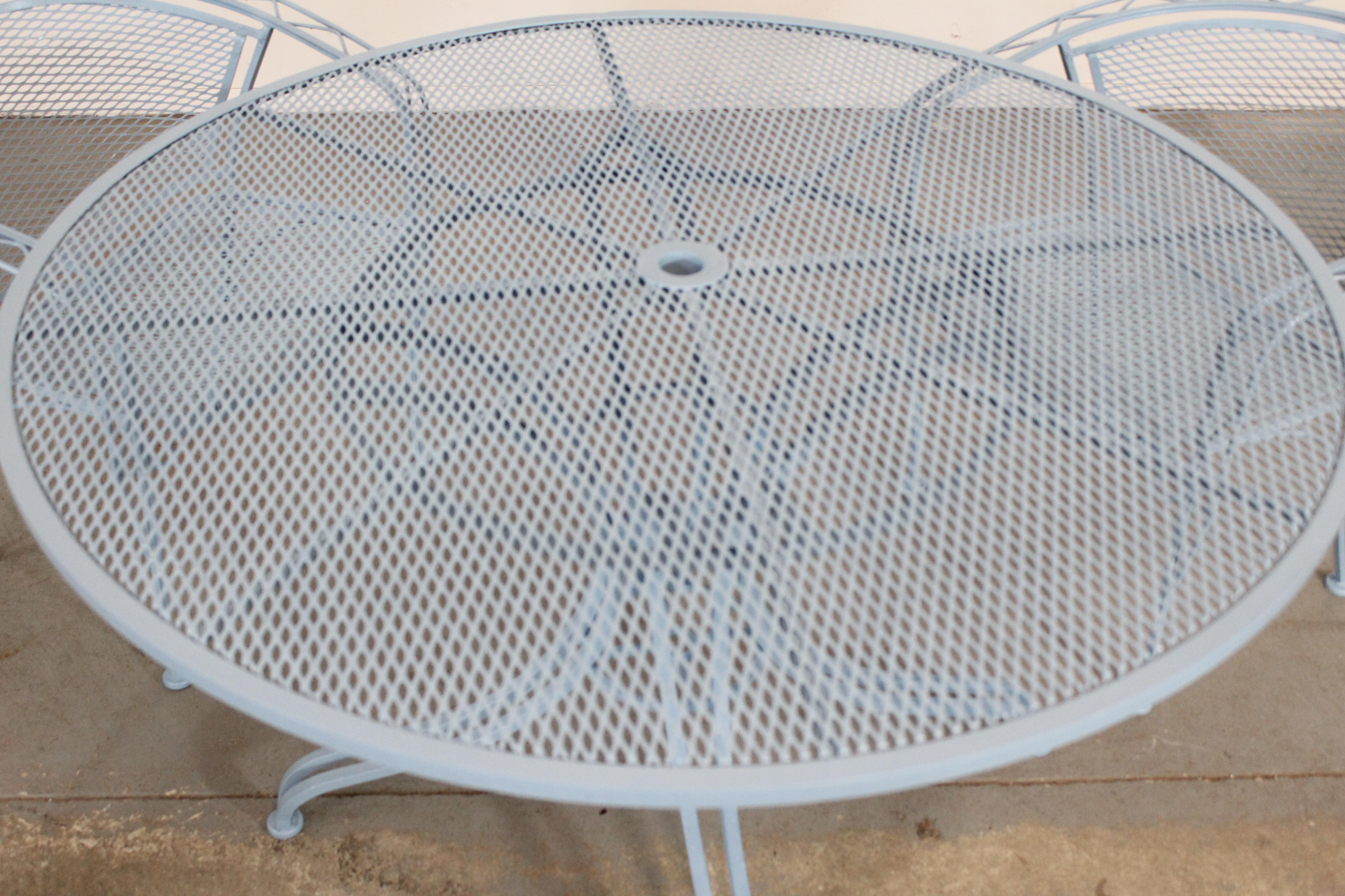 Late 20th Century Mid-Century Modern Outdoor Iron Table Set with Curved Back Bench and 2 Chairs