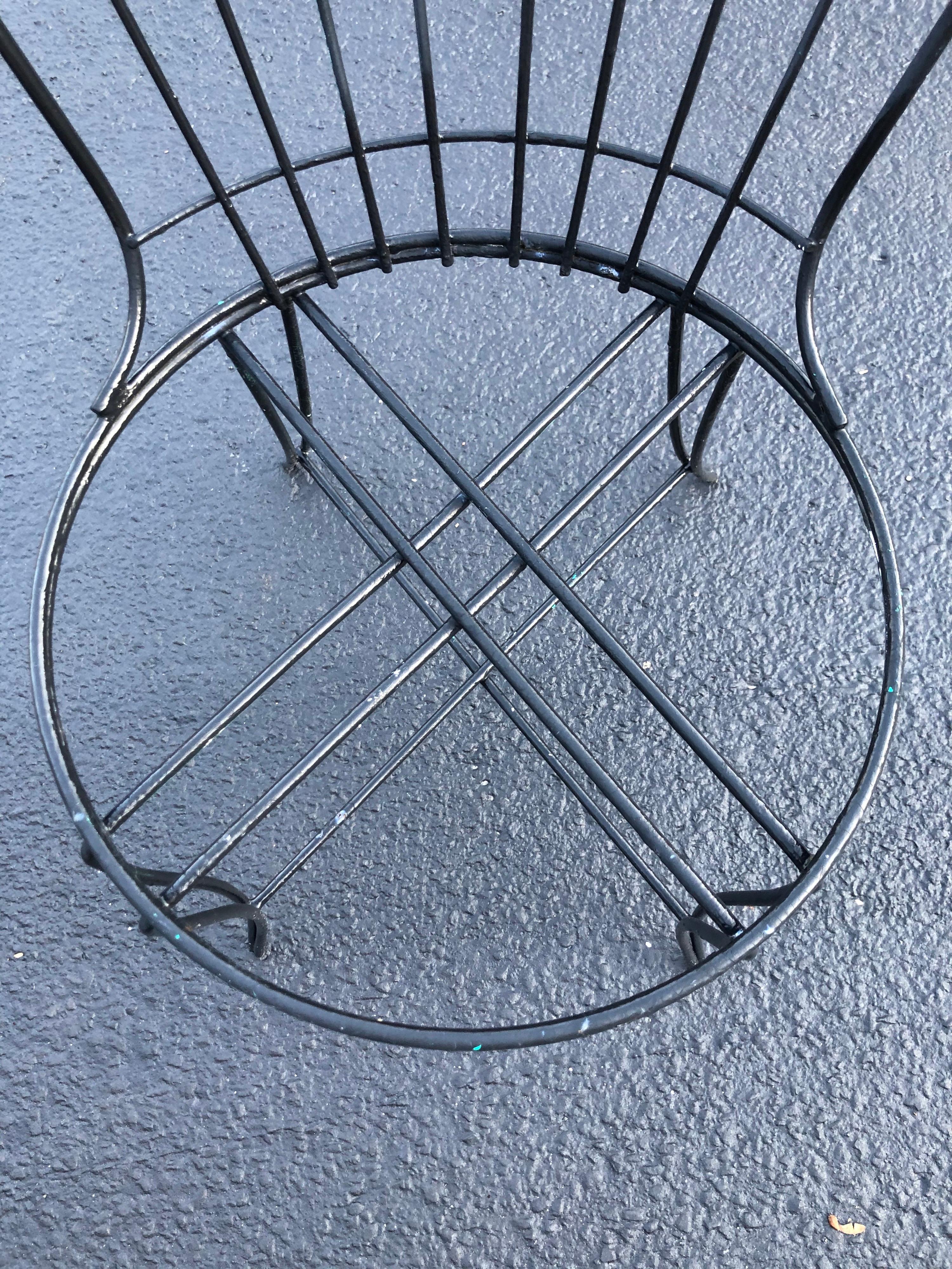 Mid-Century Modern “Homecrest” Outdoor Patio Chair In Good Condition In Redding, CT