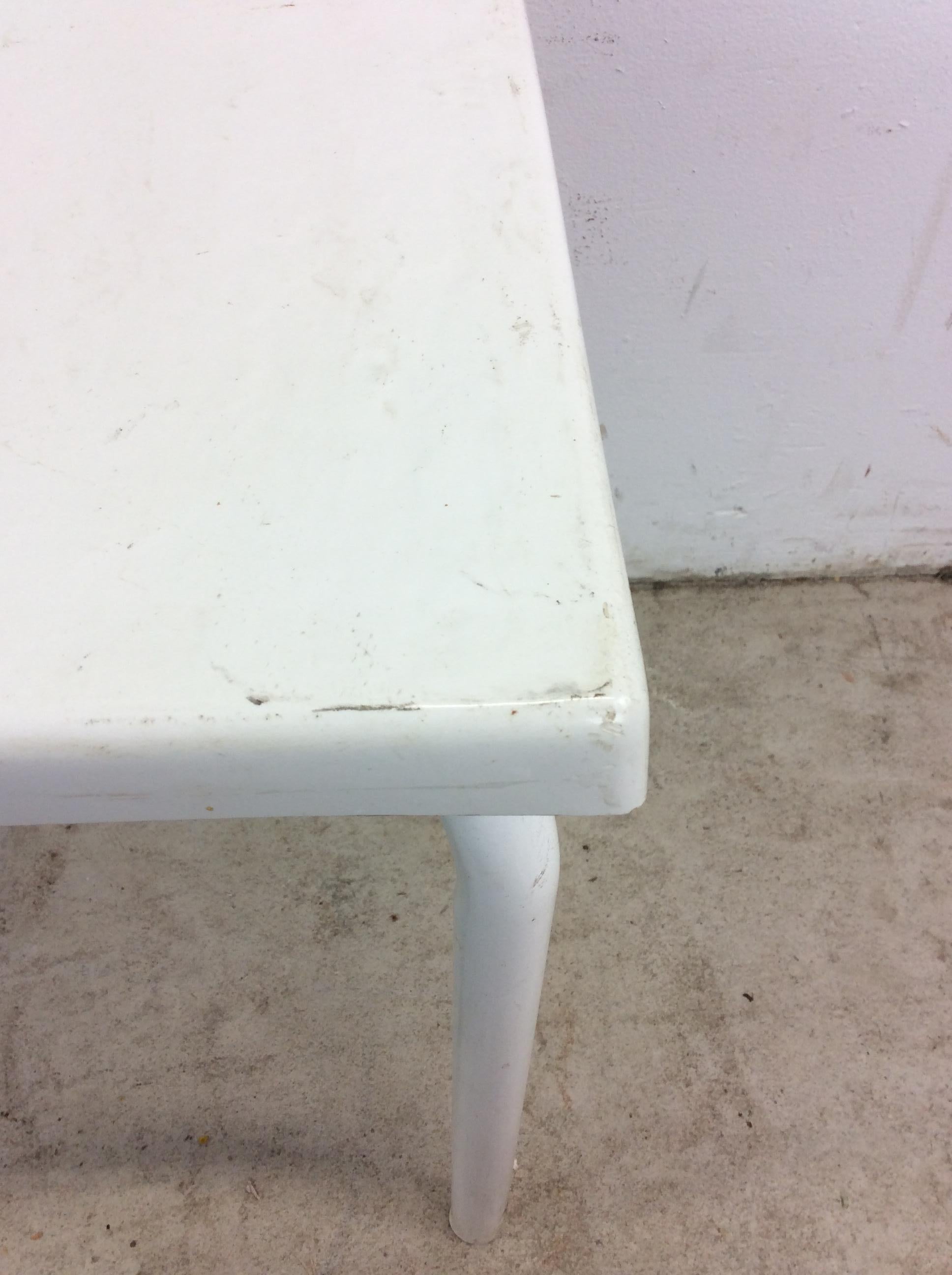 Table d'appoint pour patio extérieur avec plateau en fibre de verre en vente 5