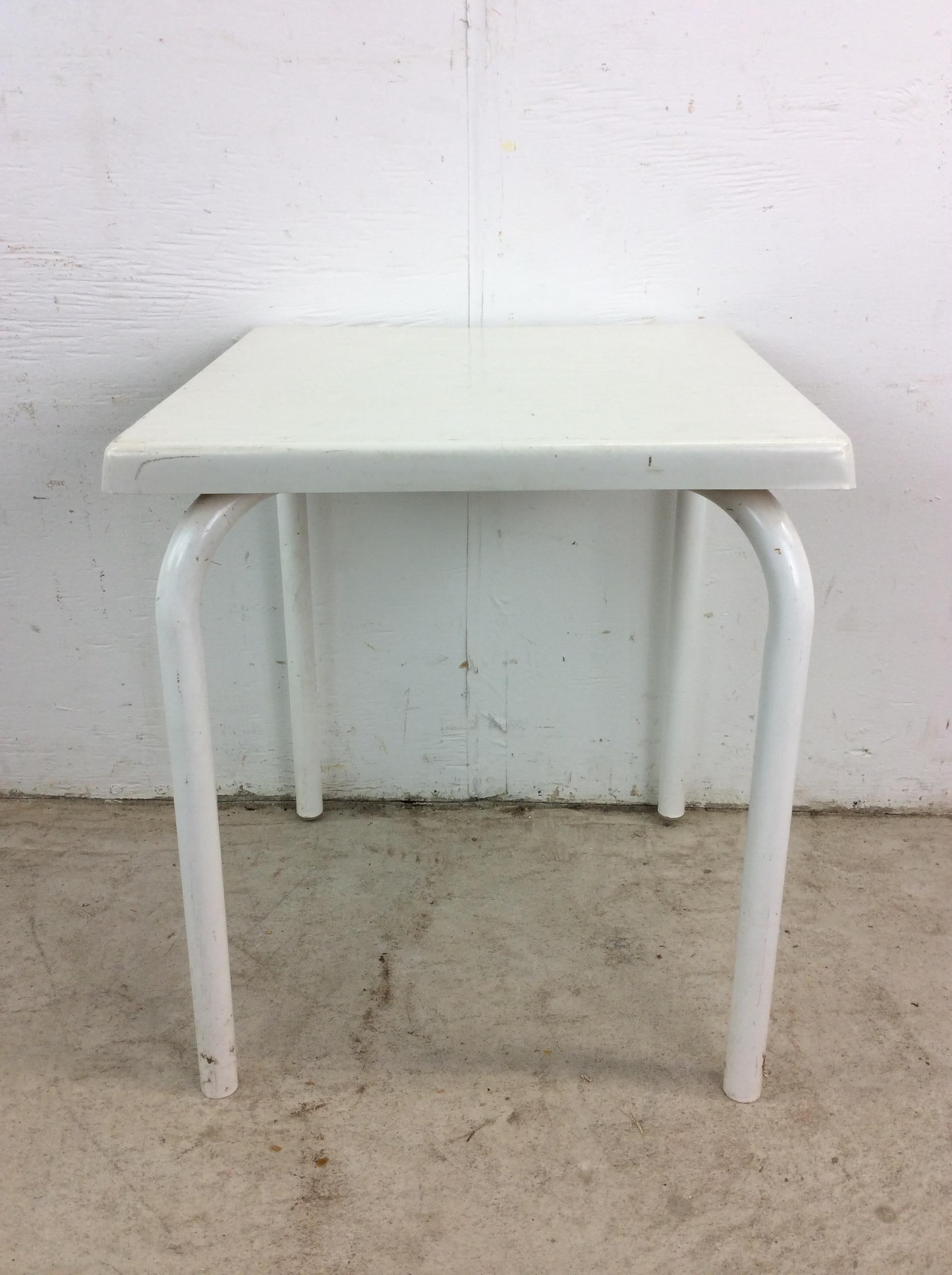 Table d'appoint pour patio extérieur avec plateau en fibre de verre en vente 6