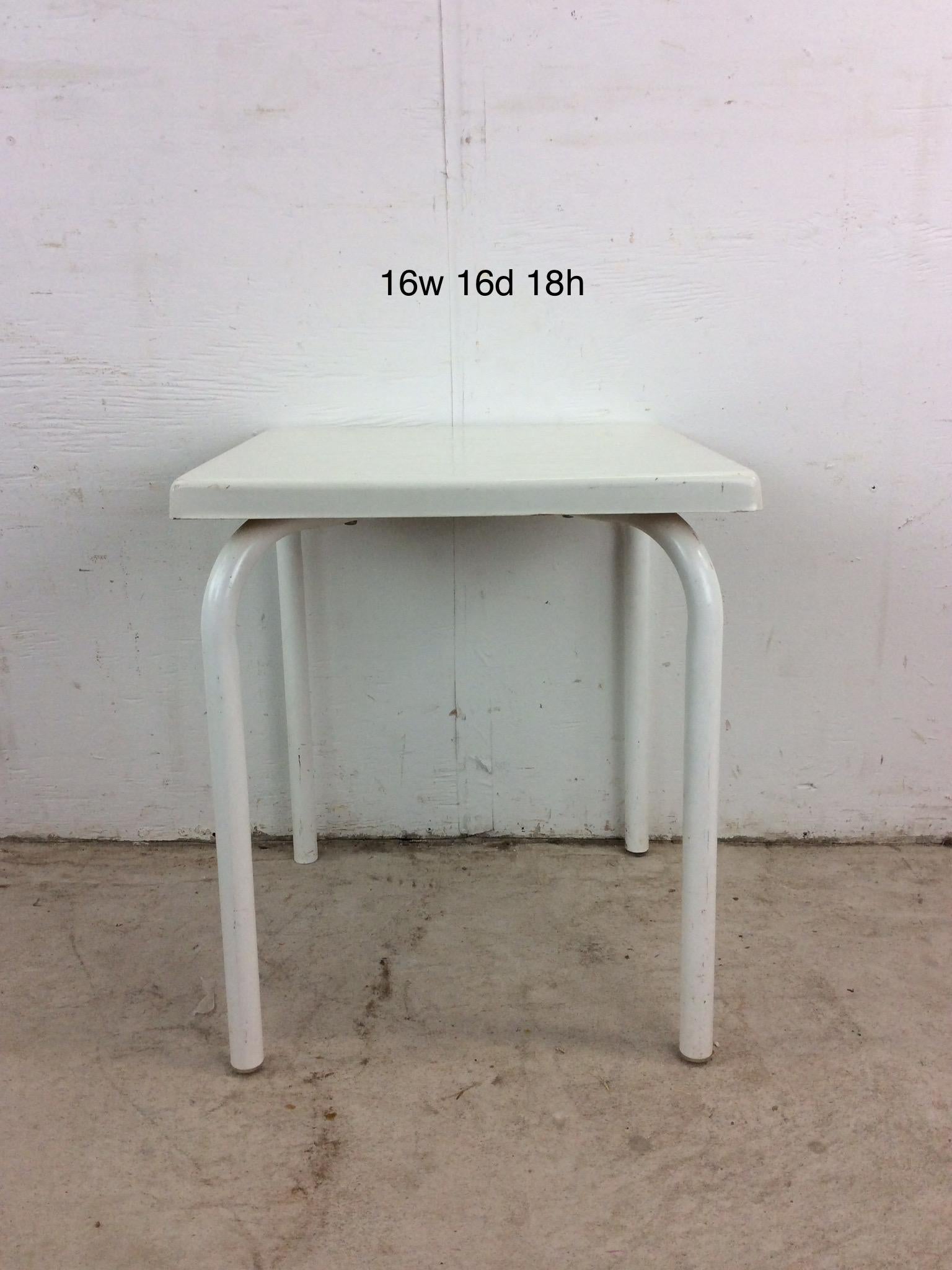 Table d'appoint pour patio extérieur avec plateau en fibre de verre en vente 9