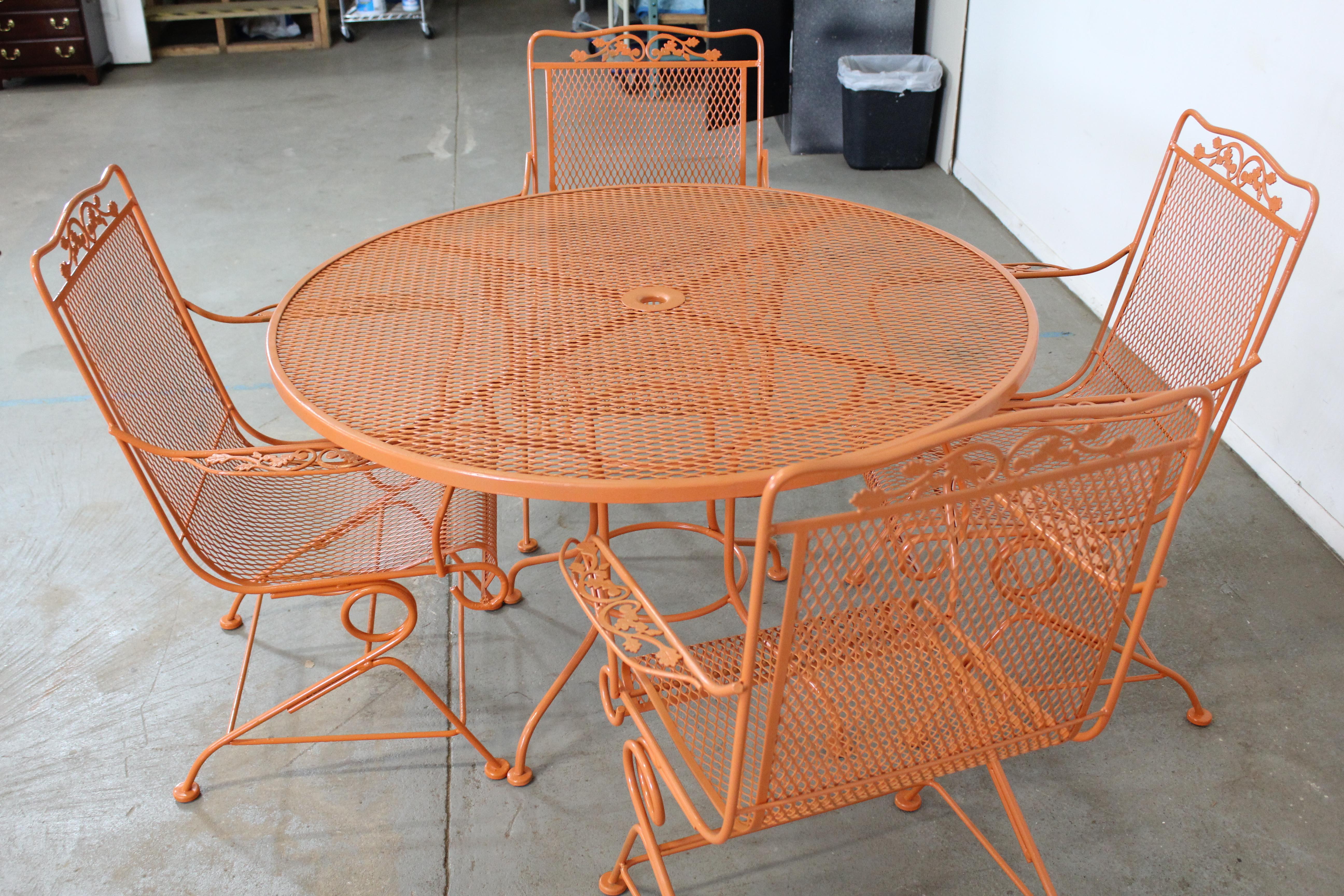 Mid-Century Modern Outdoor Woodard Table and 4 Springer Chairs in Atomic Orange In Fair Condition In Wilmington, DE