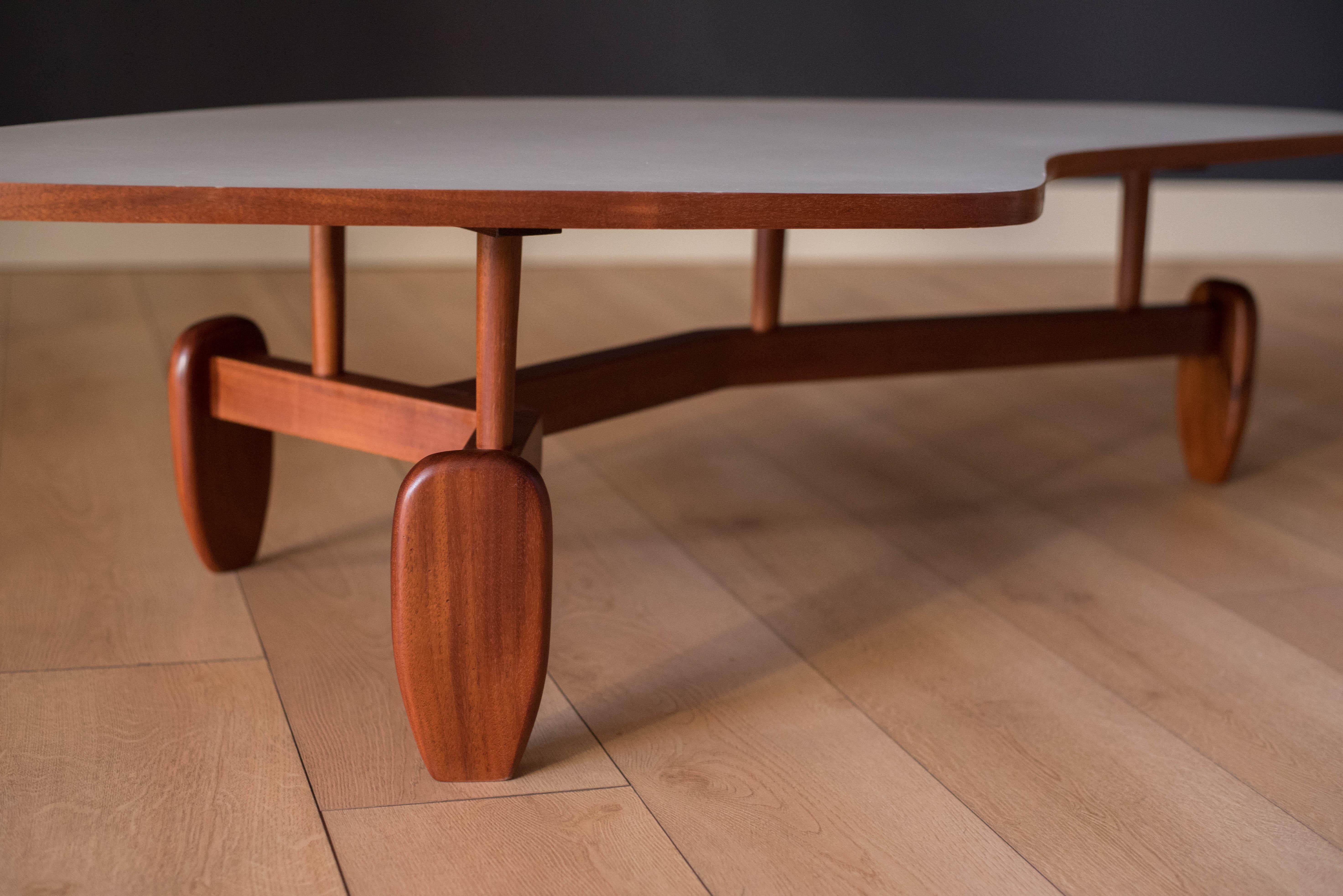 outrigger table