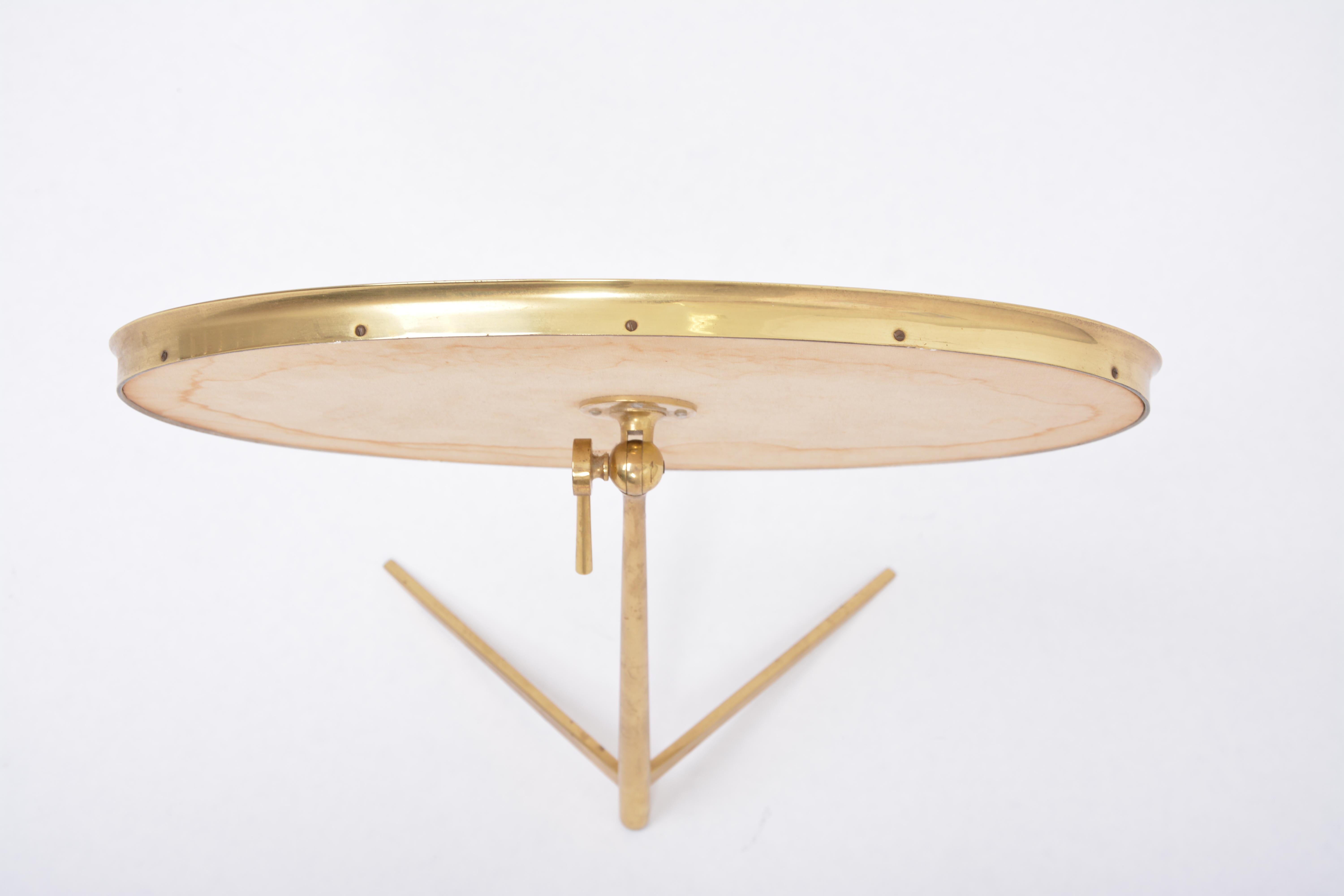 Mid-Century Modern Oval Brass Table Mirror by Vereinigte Werkstätten For Sale 6