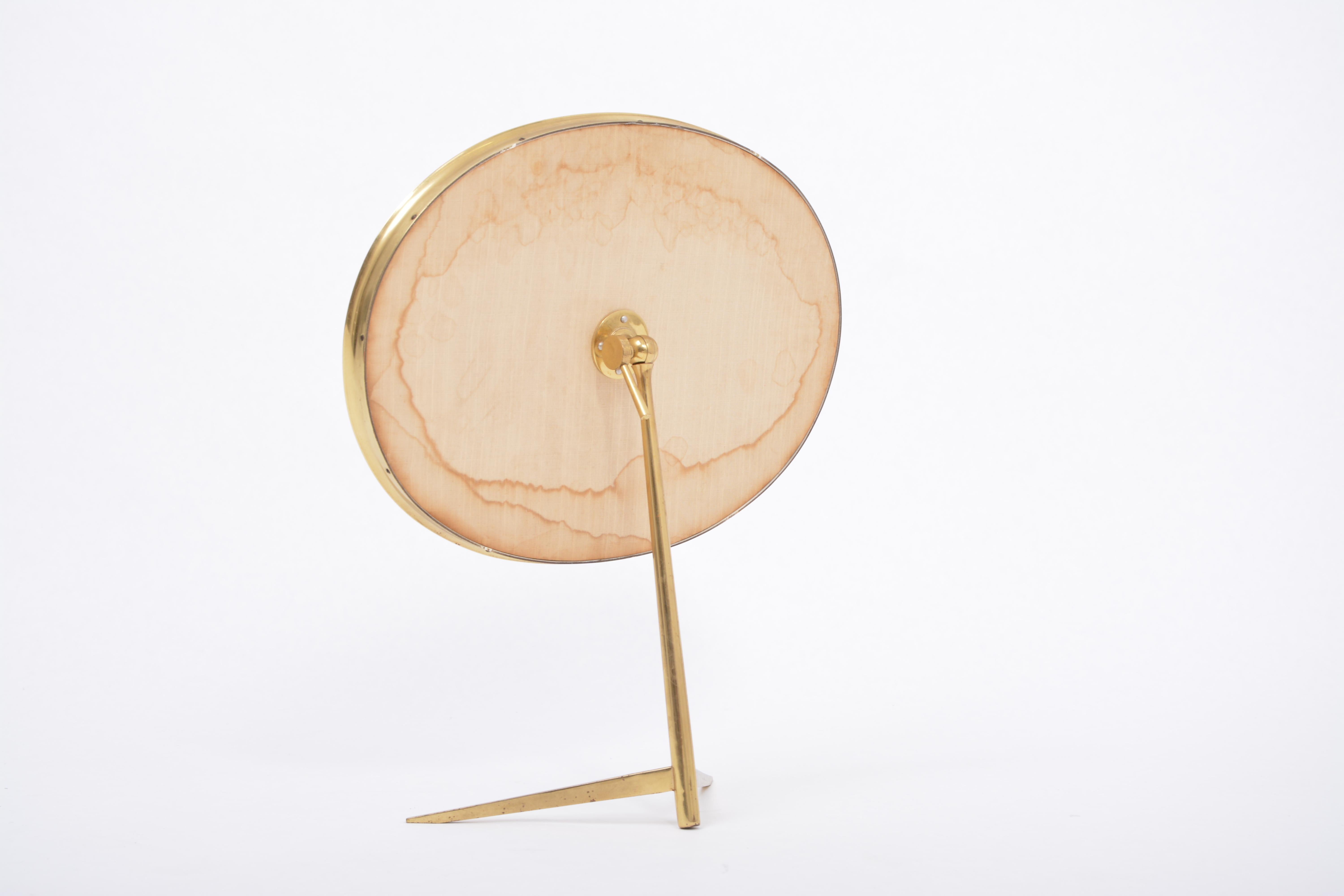Mid-Century Modern Oval Brass Table Mirror by Vereinigte Werkstätten For Sale 2