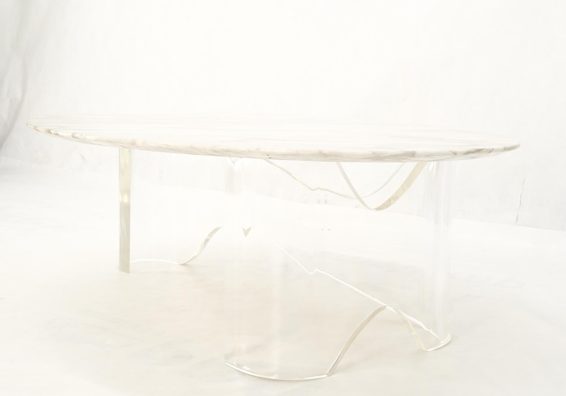 Mid-Century Modern Oval Carrara Marble Top Organic Lucite Base Coffee Table For Sale 6