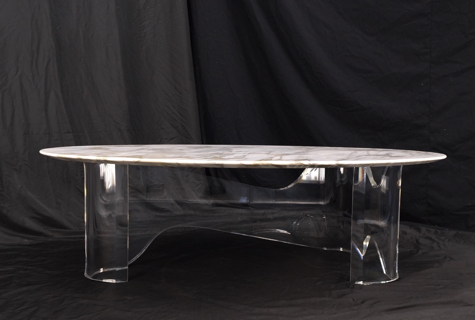 Mid-Century Modern Oval Carrara Marble Top Organic Lucite Base Coffee Table For Sale 9
