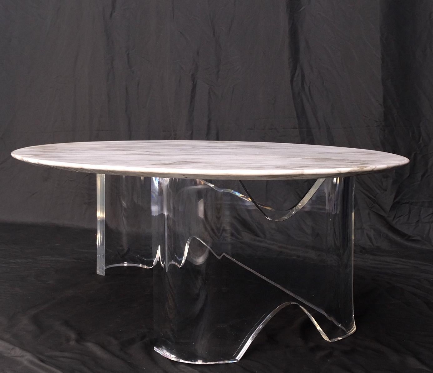 Mid-Century Modern Oval Carrara Marble Top Organic Lucite Base Coffee Table For Sale 11