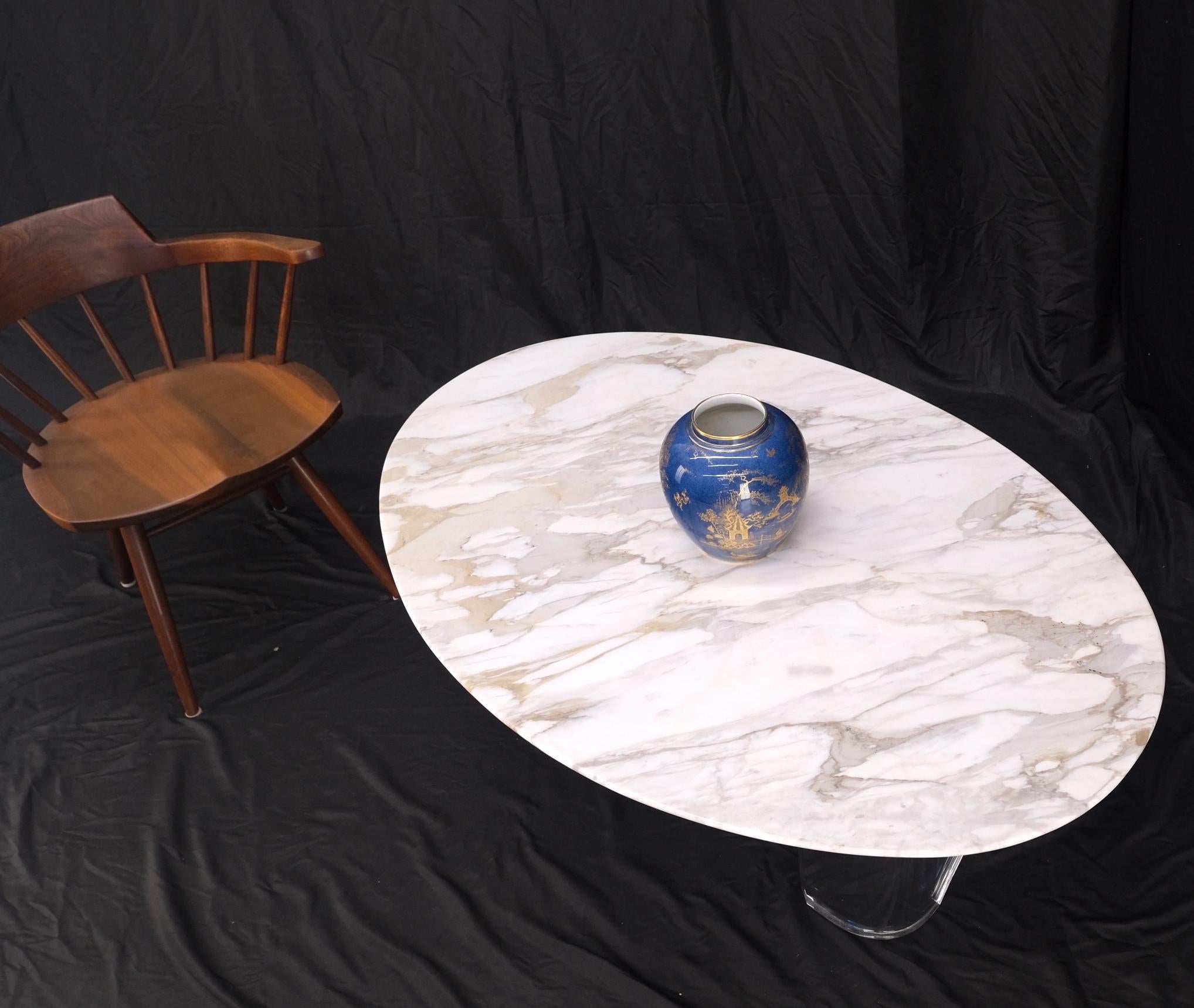 Mid-Century Modern Oval Carrara Marble Top Organic Lucite Base Coffee Table For Sale 13