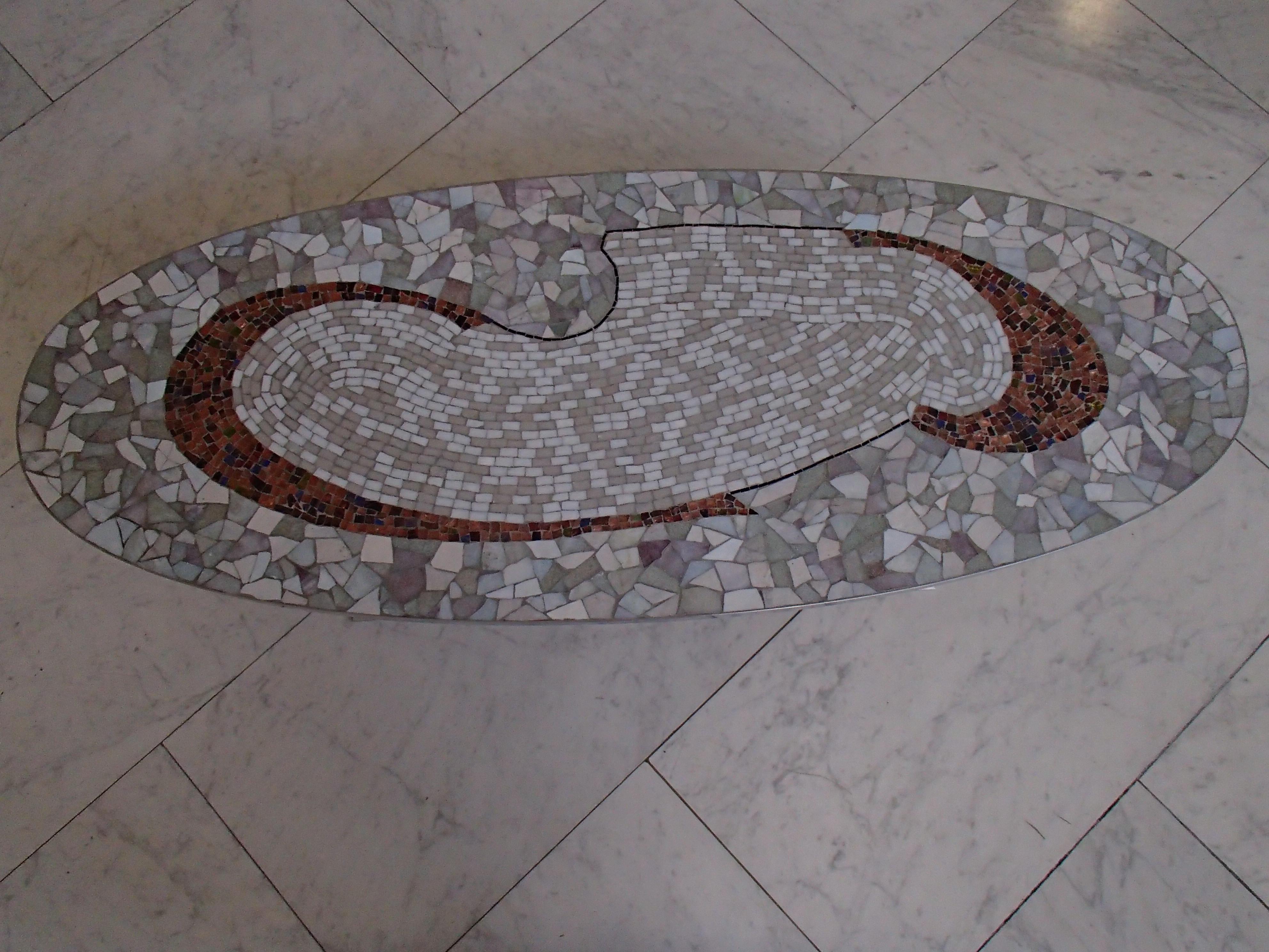 Verre Table basse ovale moderne mi-siècle en chrome et mosaïque en vente