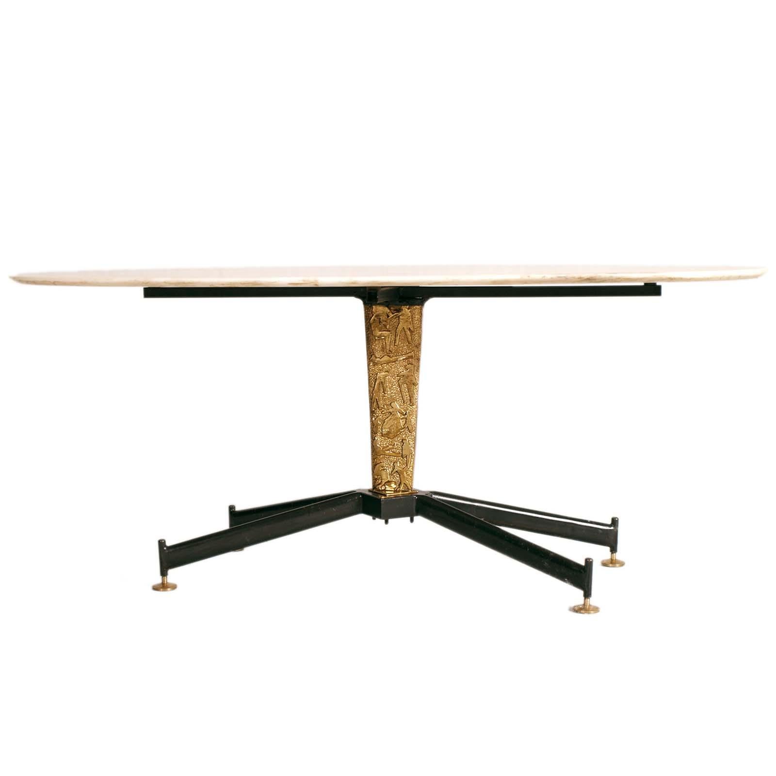 European Mid-Century Modern Oval Coffee Table By Permanente Mobili di Cantù For Sale