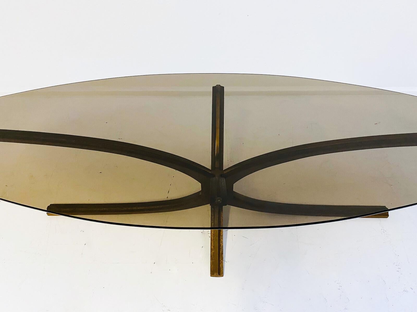 Mid-Century  Table basse ovale, verre et bronze attribuée à Michel Mangematin Bon état - En vente à Brussels, BE