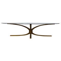 Table basse ovale moderne du milieu du siècle dernier, verre et bronze de Michel Mangematin