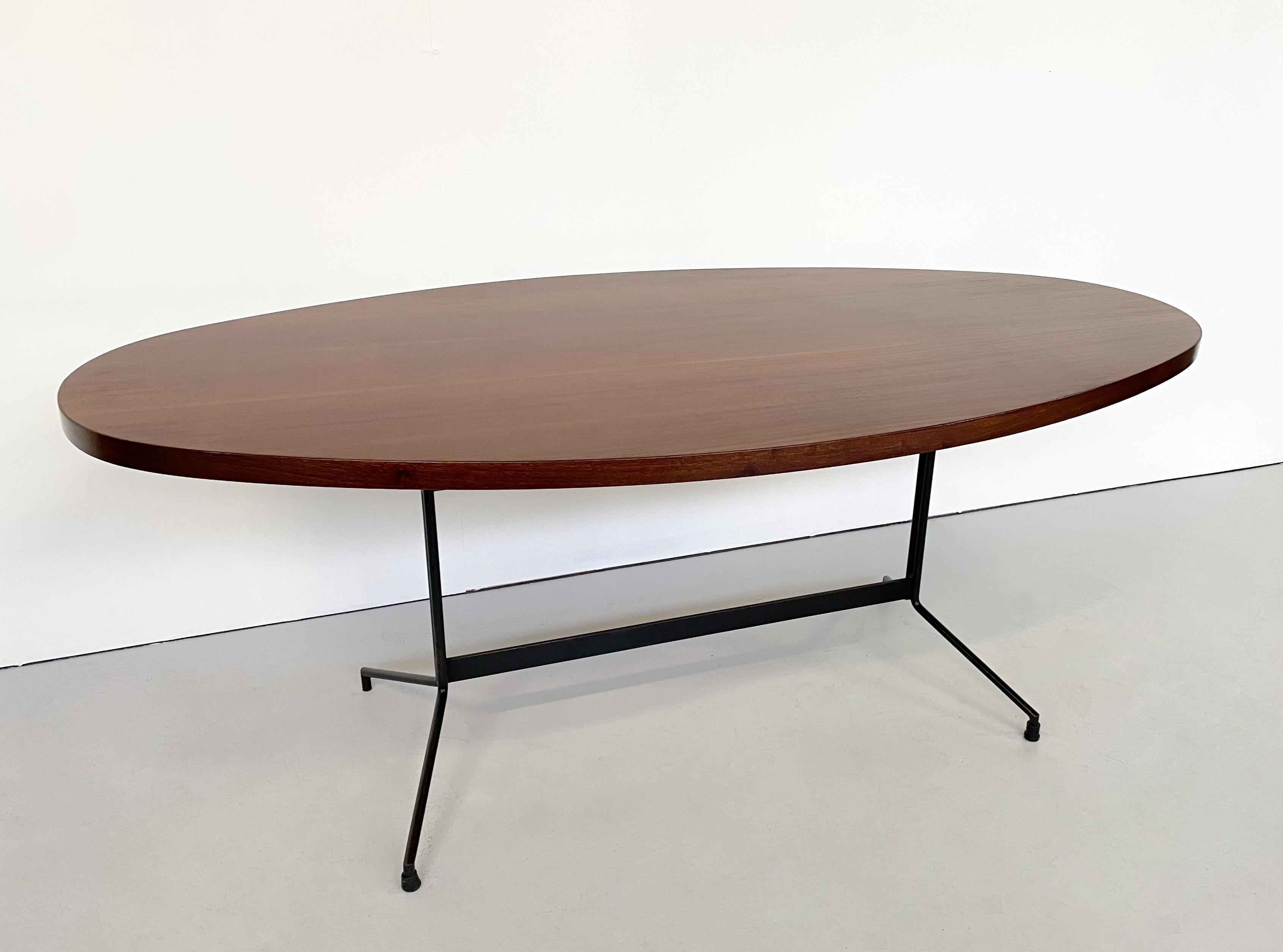 Wood Mid-Century Modern Oval Dining Table