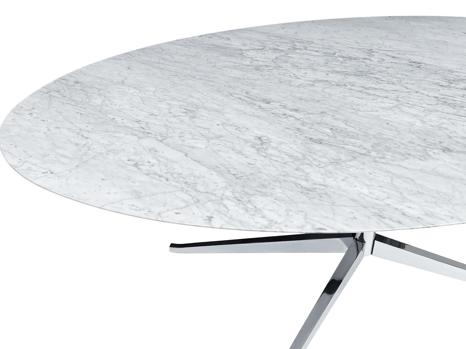 Ovaler Esstisch oder Schreibtisch aus Carrara-Marmor von Florence Knoll, Moderne der Mitte des Jahrhunderts im Angebot 1