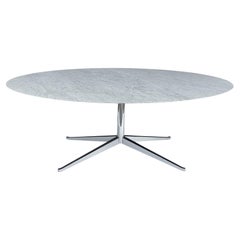 Table de salle à manger ou bureau ovale moderne du milieu du siècle dernier en marbre de Carrare de Florence Knoll