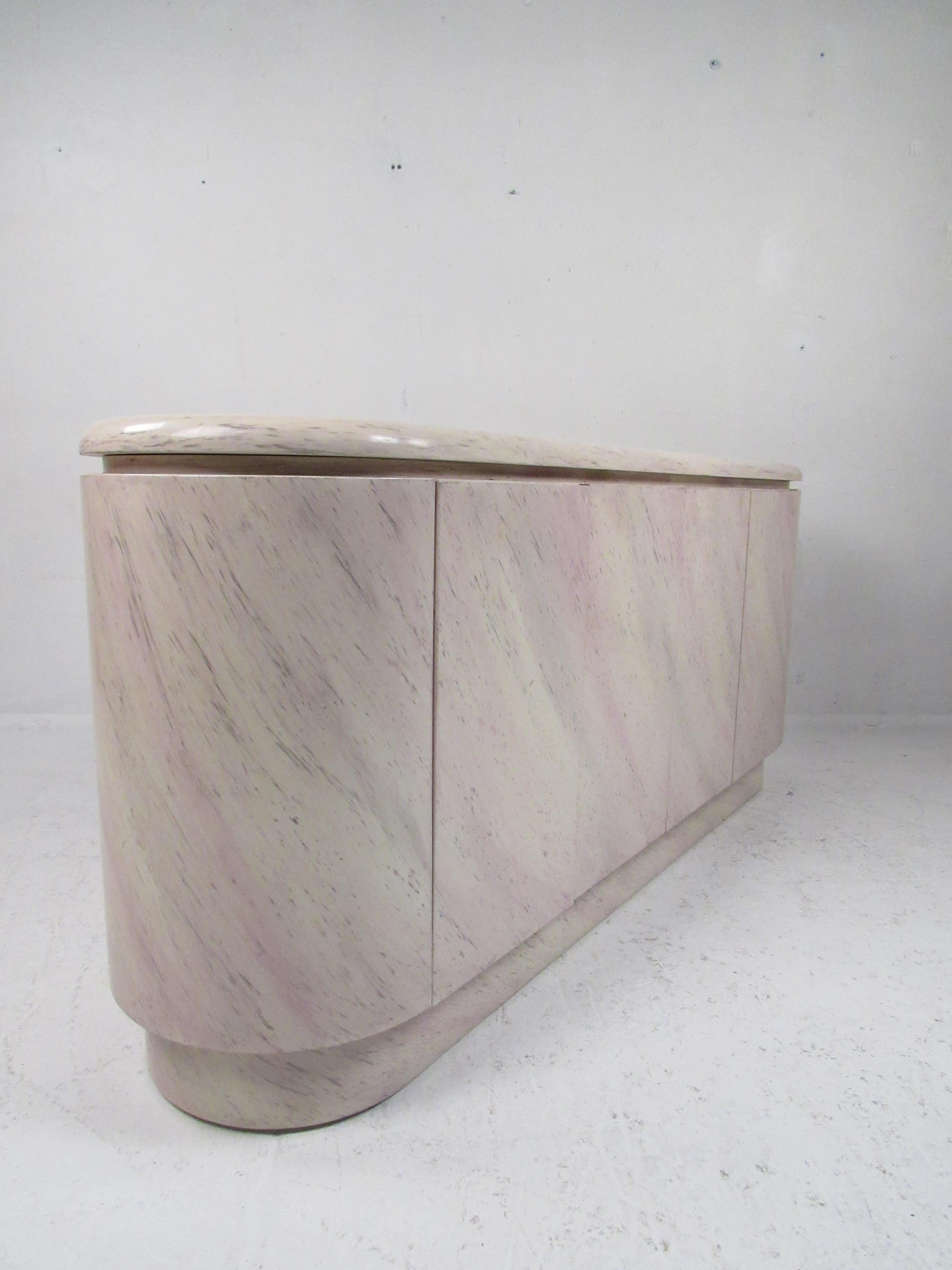 Mid-Century Modern Crédence ovale en faux marbre The MODERNITY en vente