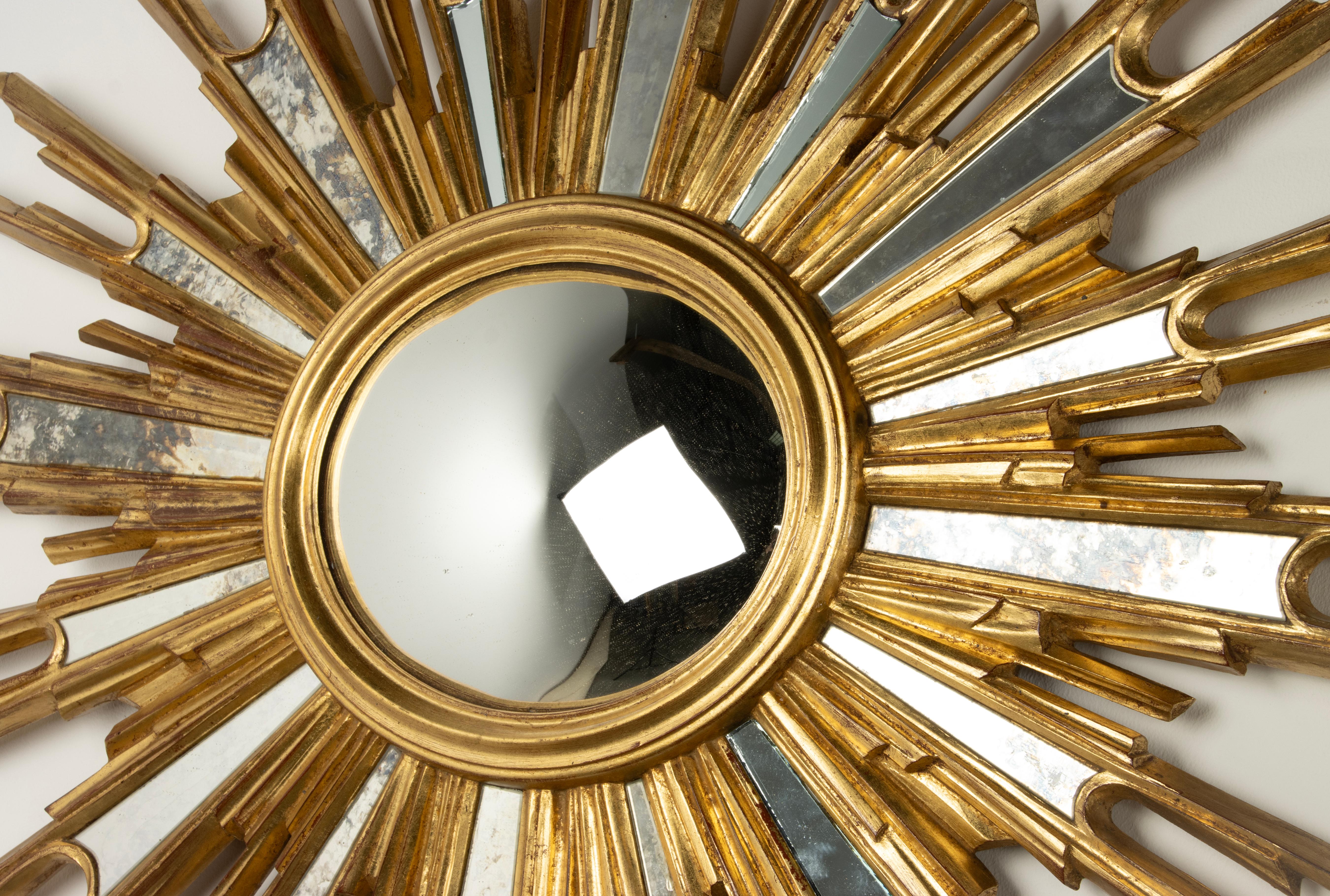 Mid-Century Modern Oval Gilded Sunburst Convex Mirror with Side Mirrors In Good Condition In Casteren, Noord-Brabant
