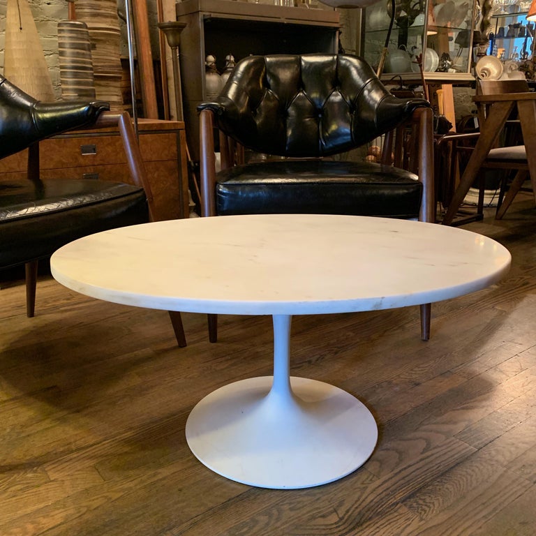Mid-Century Modern Oval Marble Saarinen Tulip Base Coffee ...