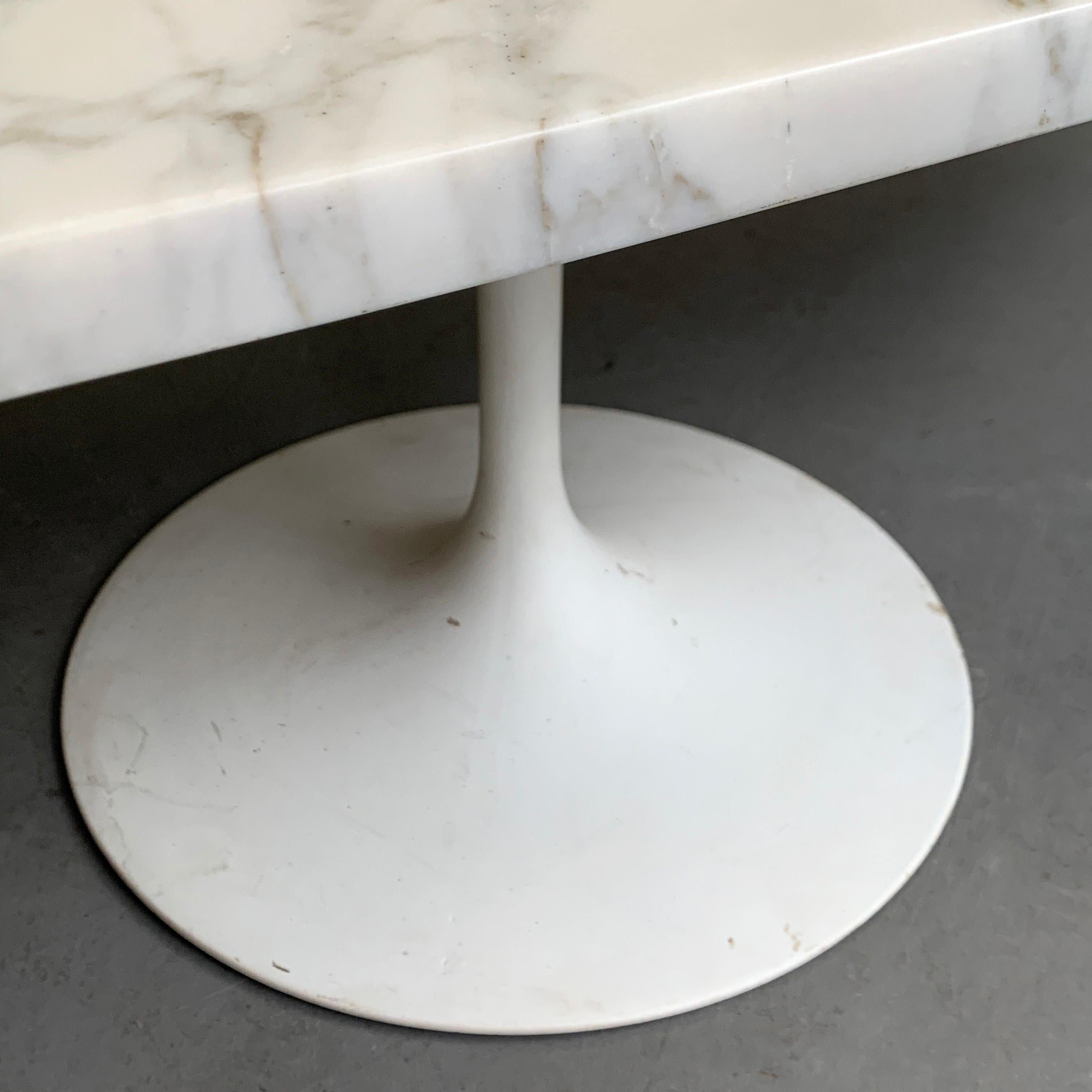 Mid-Century Modern Oval Marble Tulip Base Coffee Table 3