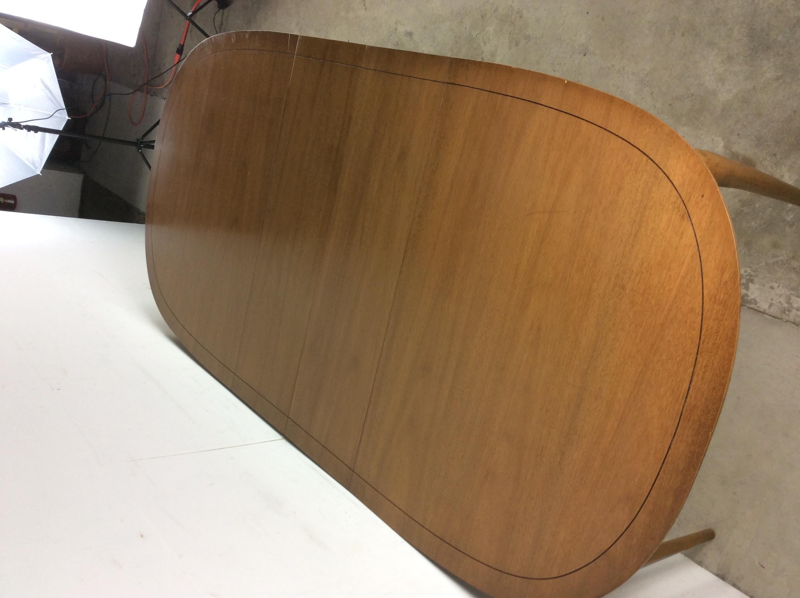 Mid-Century Modern Oval Shaped Dining Table with 3 Leafs 11