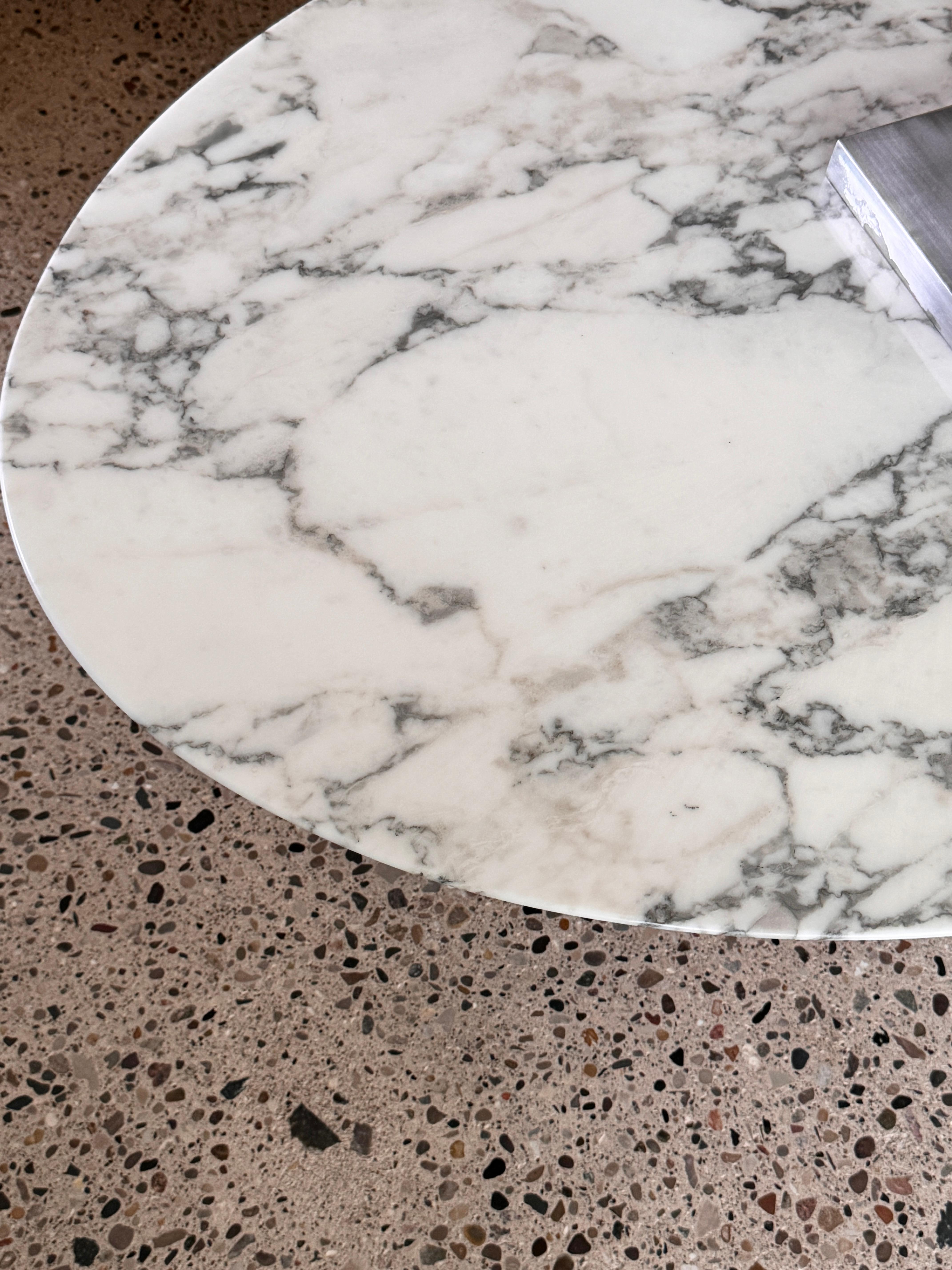 Mid Century Modern Oval Tulip Coffee Table in Marble by Eero Saarinen for Knoll In Good Condition In Troy, MI