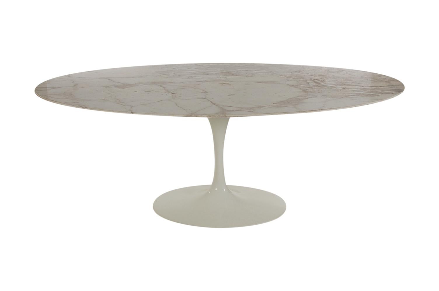 Late 20th Century Mid-Century Modern Oval Tulip Dining Table in Marble by Eero Saarinen for Knoll